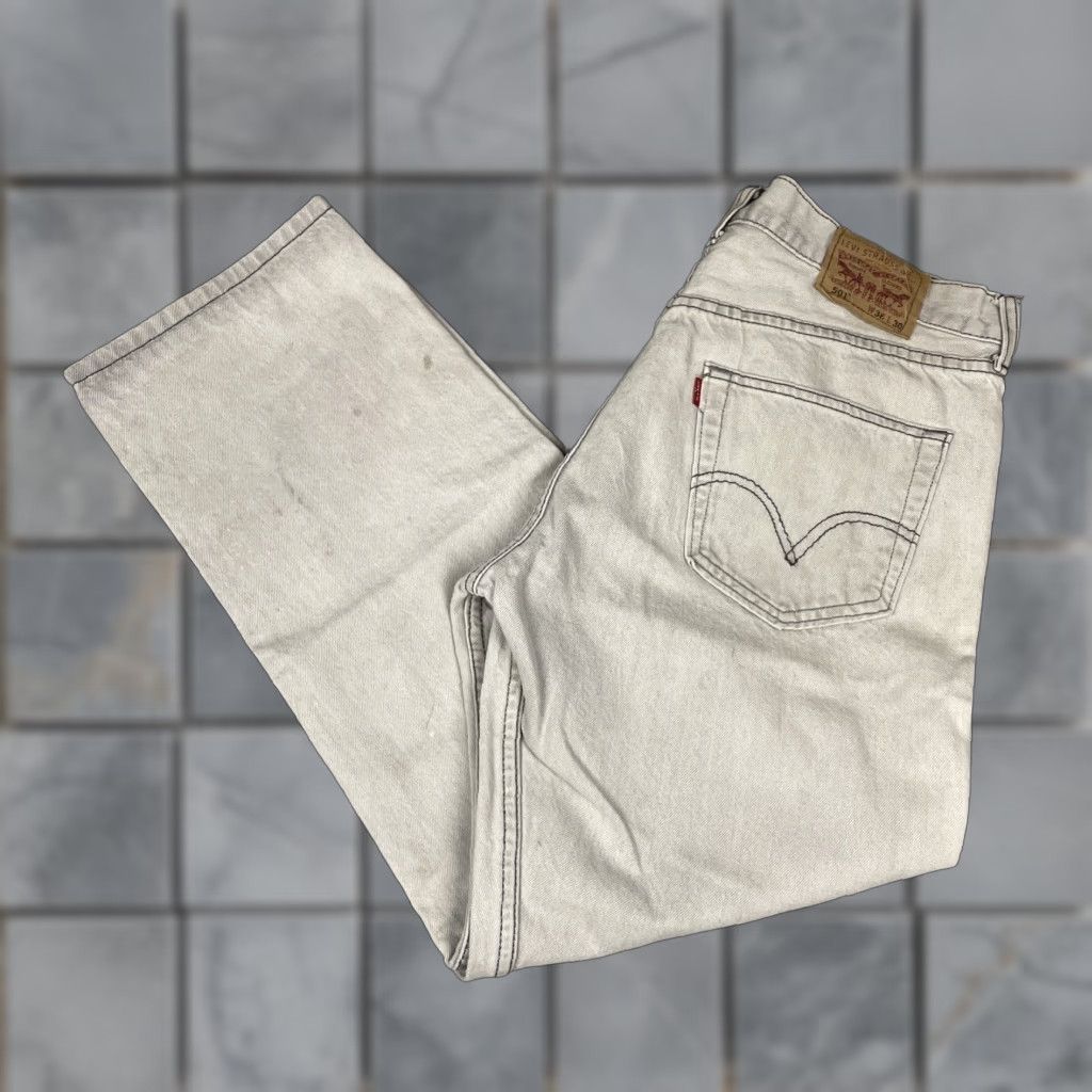 Levi's VINTAGE Levi's 501 Jeans 38x30 Gray Made In USA Distressed Washed Button 38 Mens Jeans Regular 5-Pocket USA 90s? Size US 38 / EU 54 - 1 Thumbnail