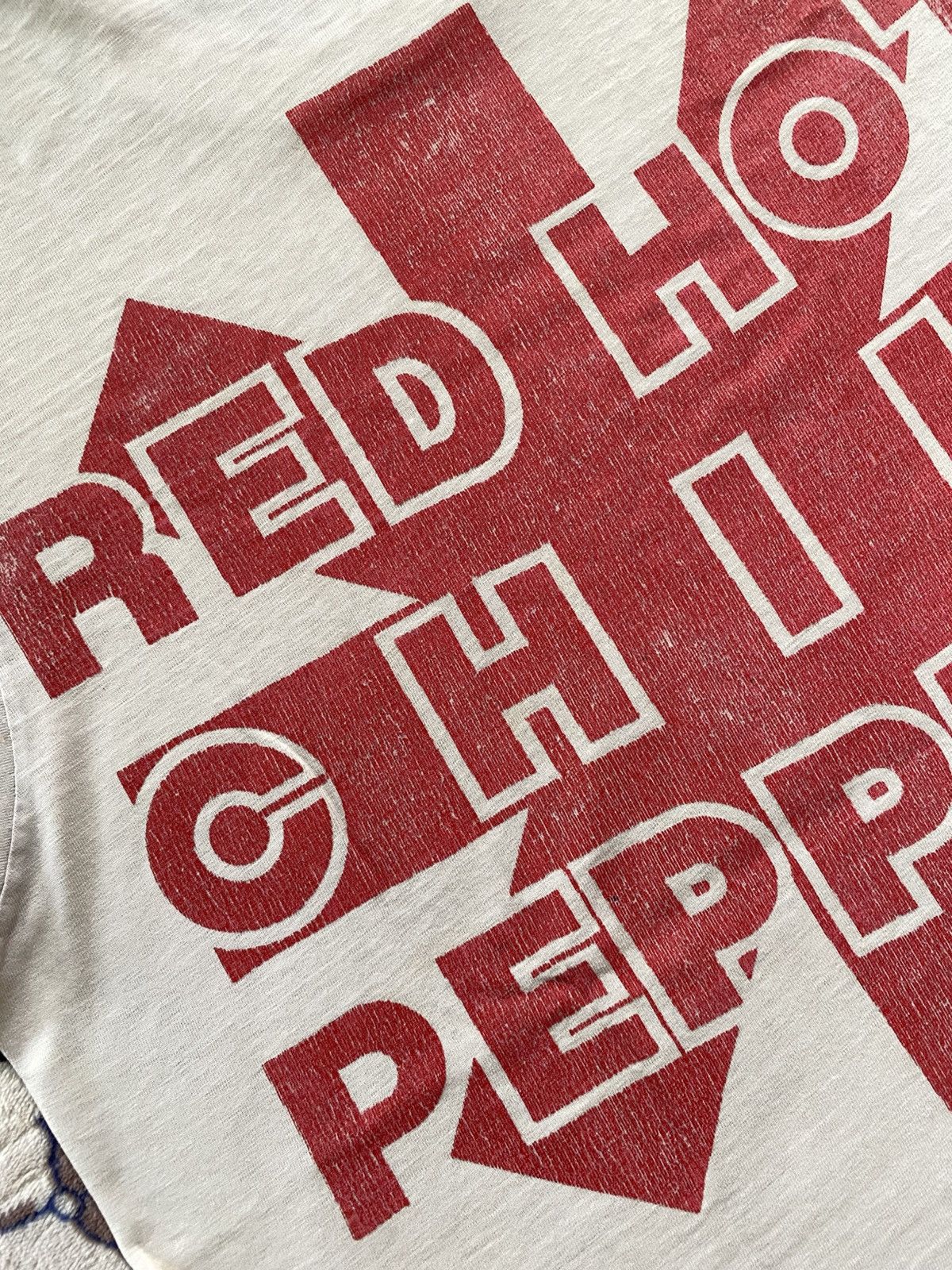Band Tees Vintage 90s Red Hot Chili Peppers Tshirt Distressed Size US L / EU 52-54 / 3 - 6 Thumbnail