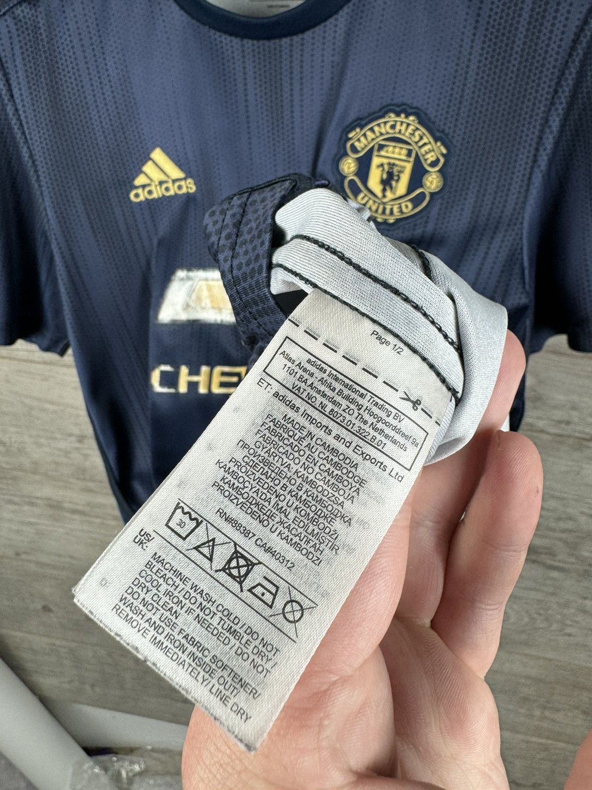 Adidas FOOTBALL T-SHIRT ADIDAS MANCHESTER UNITED SIZE M JERSEY Size US M / EU 48-50 / 2 - 7 Thumbnail