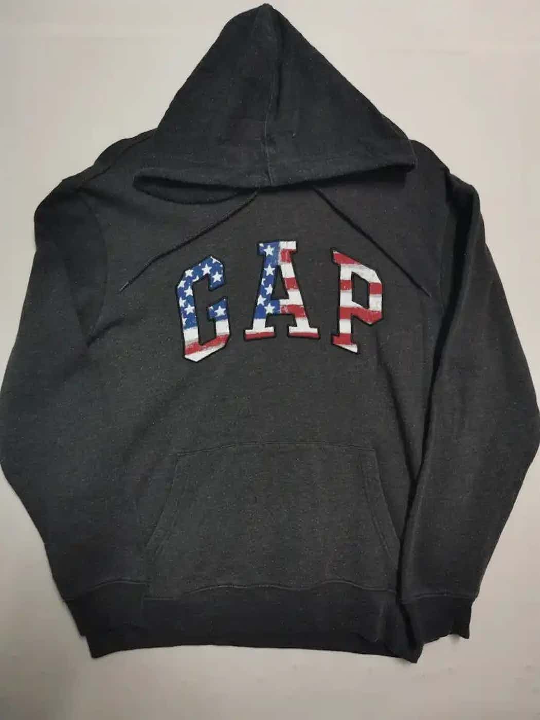 Gap Vintage GAP Big Logo Sweatshirt Hoodie Size US S / EU 44-46 / 1 - 1 Thumbnail