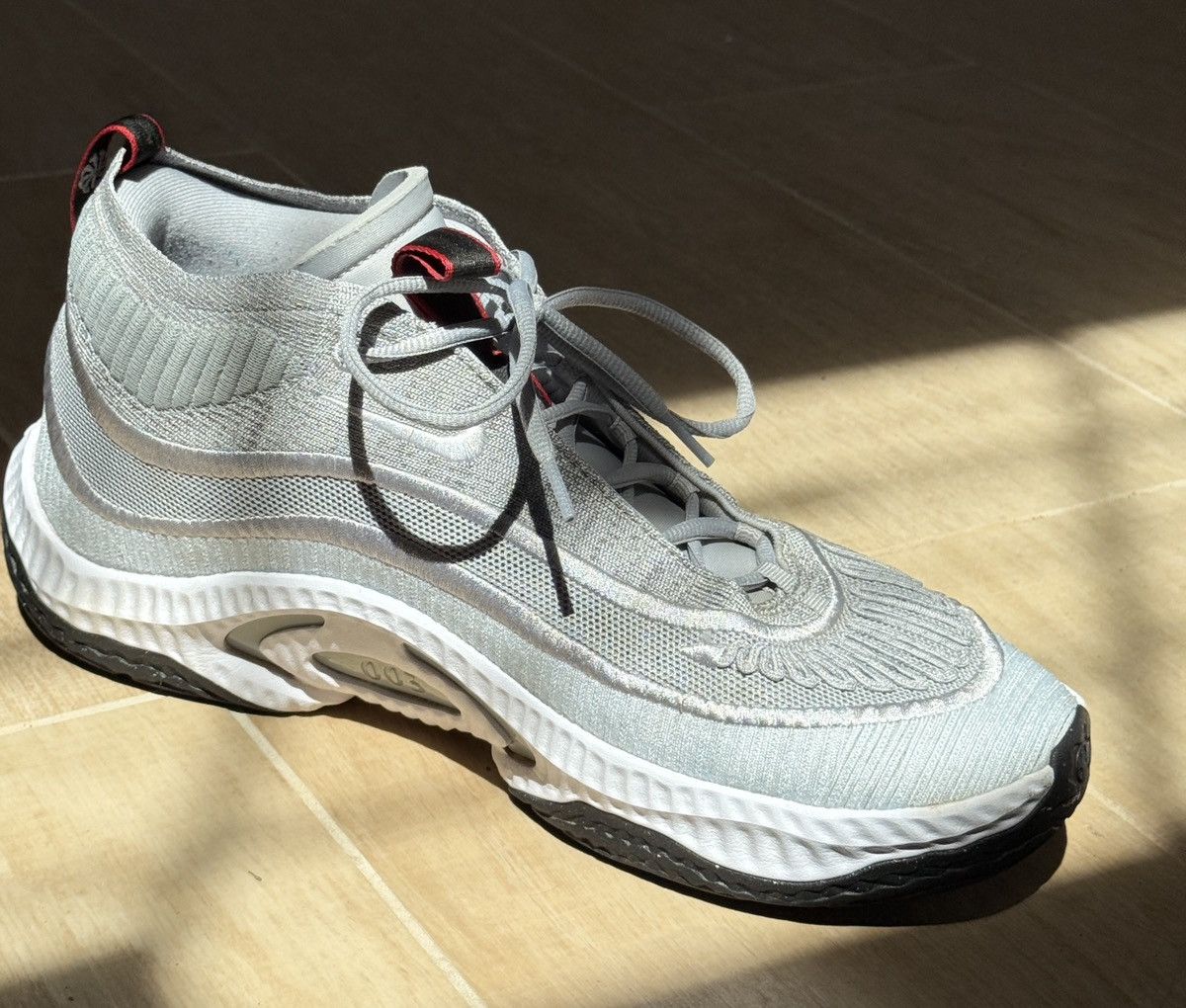 Nike Nike Cosmic Unity 3 Men’s 12 Silver Size US 12 / EU 45 - 2 Thumbnail