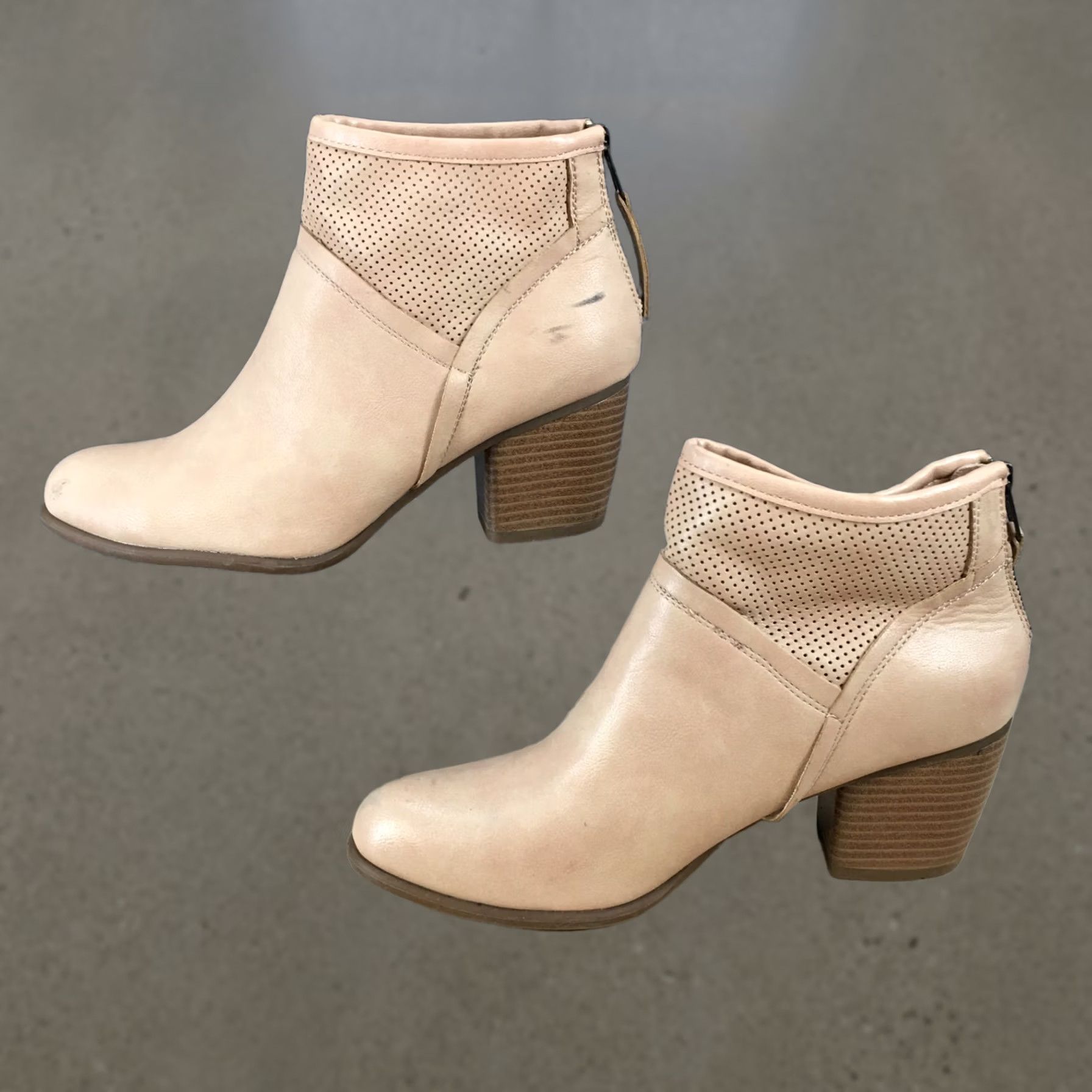 Vintage White Mountain Boots Womens 9.5 M Galveston Ankle Bootie Tan Faux Leather Block Footwear Casual Everyday Boots Womens 9.5 M Brown Boots Size US 10 / IT 40 - 1 Thumbnail