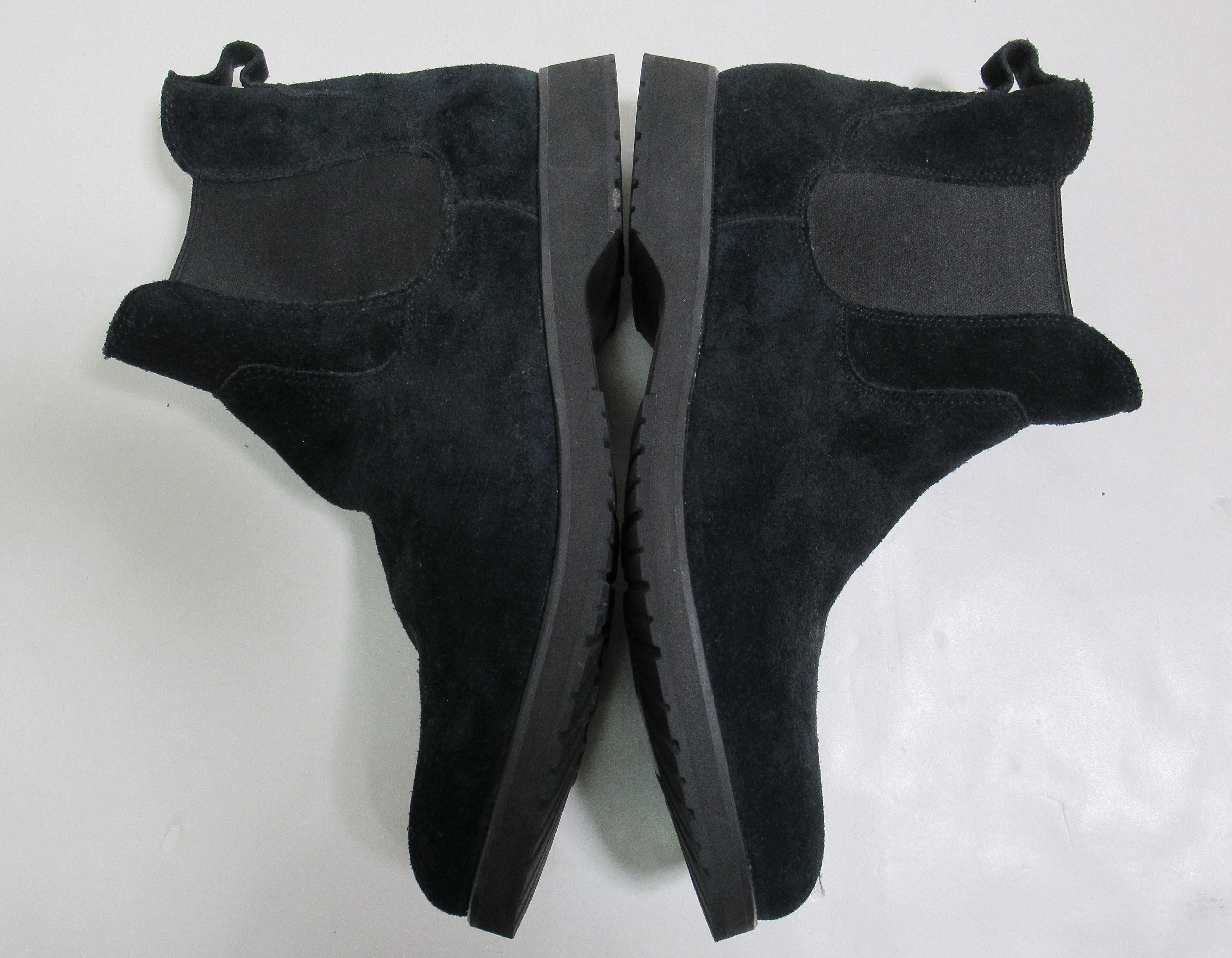 Ugg Ugg Men's Briscoe Chelsea Boots Suede Leather Black Size US 11 / EU 44 - 9 Thumbnail
