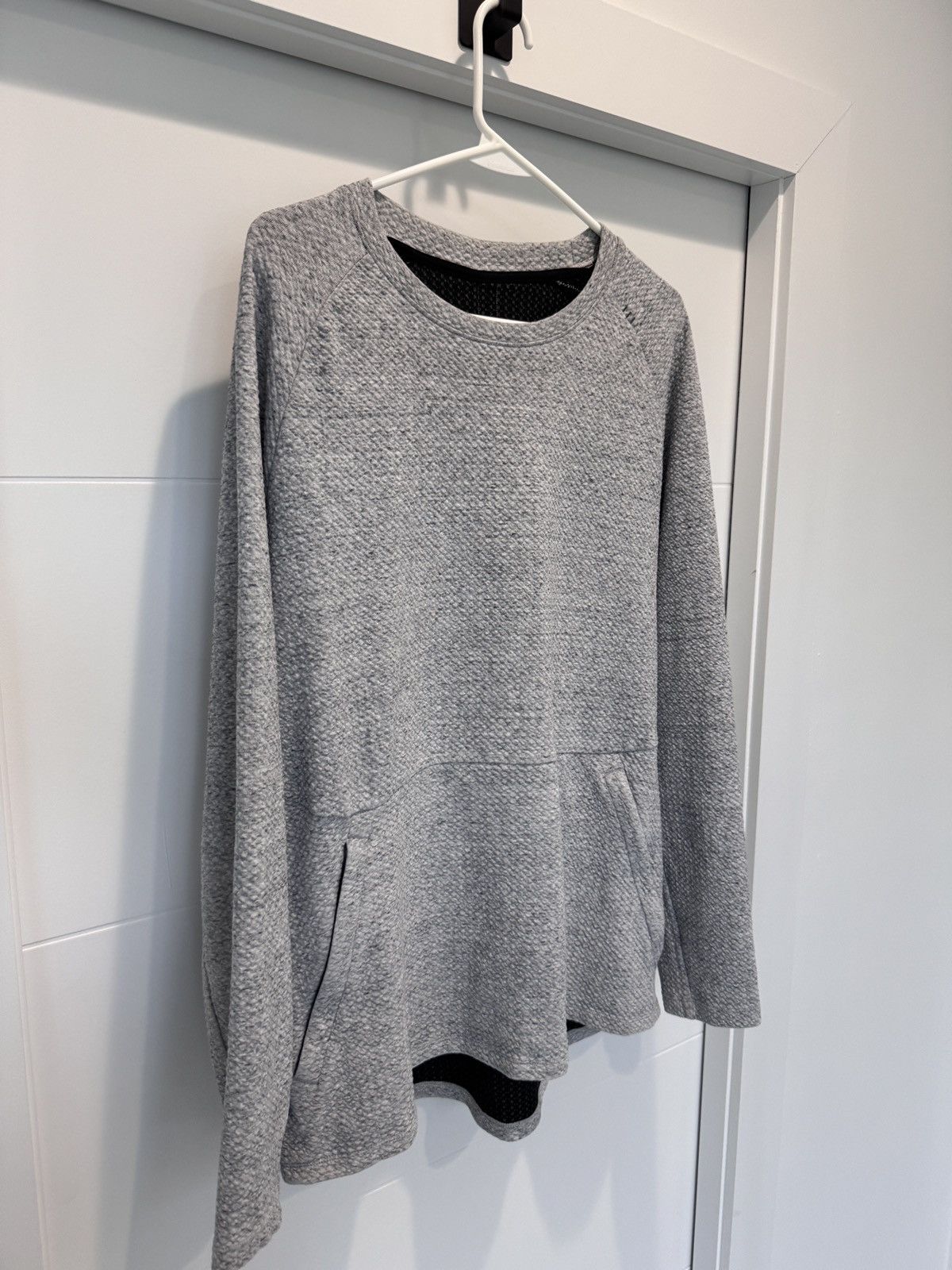 Lululemon Lululemon Mens At Ease Light Heather Grey Crewneck Size XL Size US XL / EU 56 / 4 - 2 Thumbnail