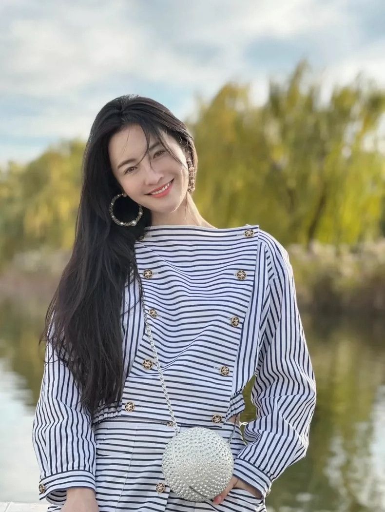 Chanel Chanel 22S blue and white striped double-breasted jacket 25 Size XXS / US 00 / IT 34 - 8 Thumbnail
