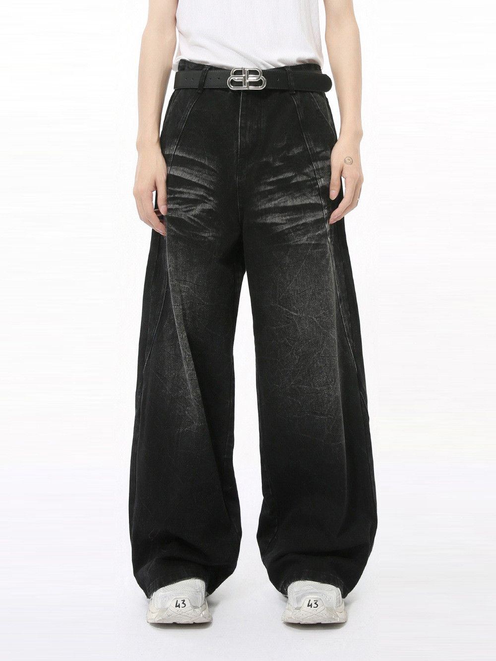 Vintage American retro trendy washed whiskered wide-leg jeans Size US 32 / EU 48 - 1 Thumbnail