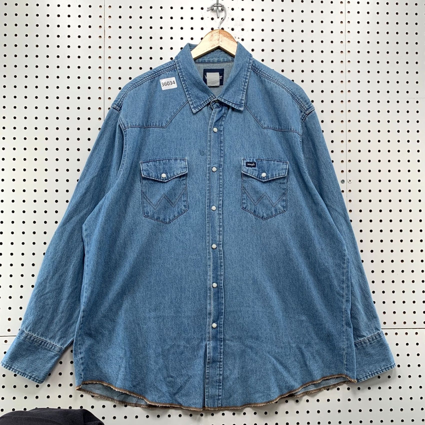 Wrangler VINTAGE Wrangler Denim Pearl Snap Shirt Mens 2XL Western Long Sleeve Blue 28x33 Button-Up Wrangler Wrancher Mens Size US XXL / EU 58 / 5 - 2 Thumbnail