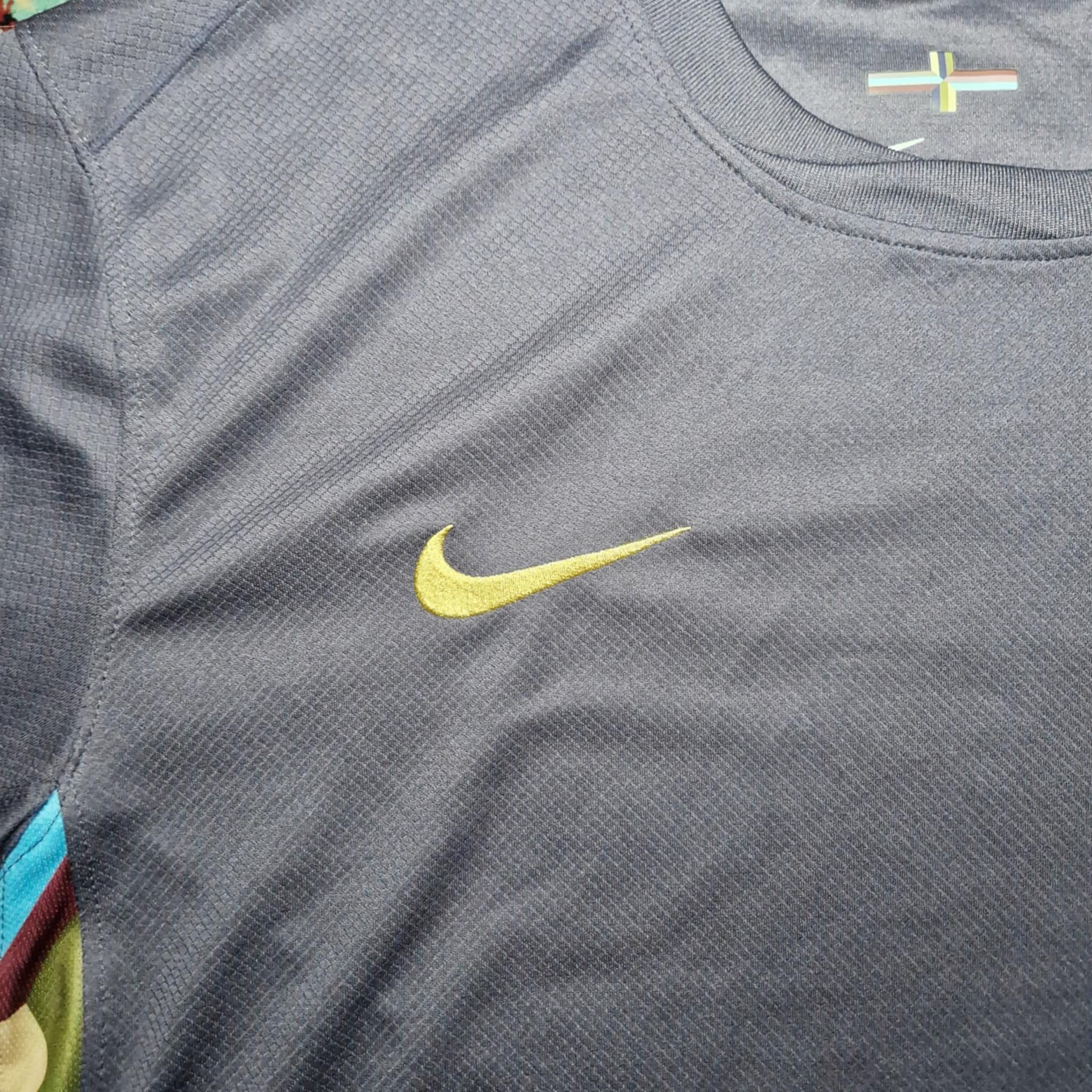 Nike Nike England Football Jersey - Purple with Gold Accents Size US L / EU 52-54 / 3 - 3 Thumbnail