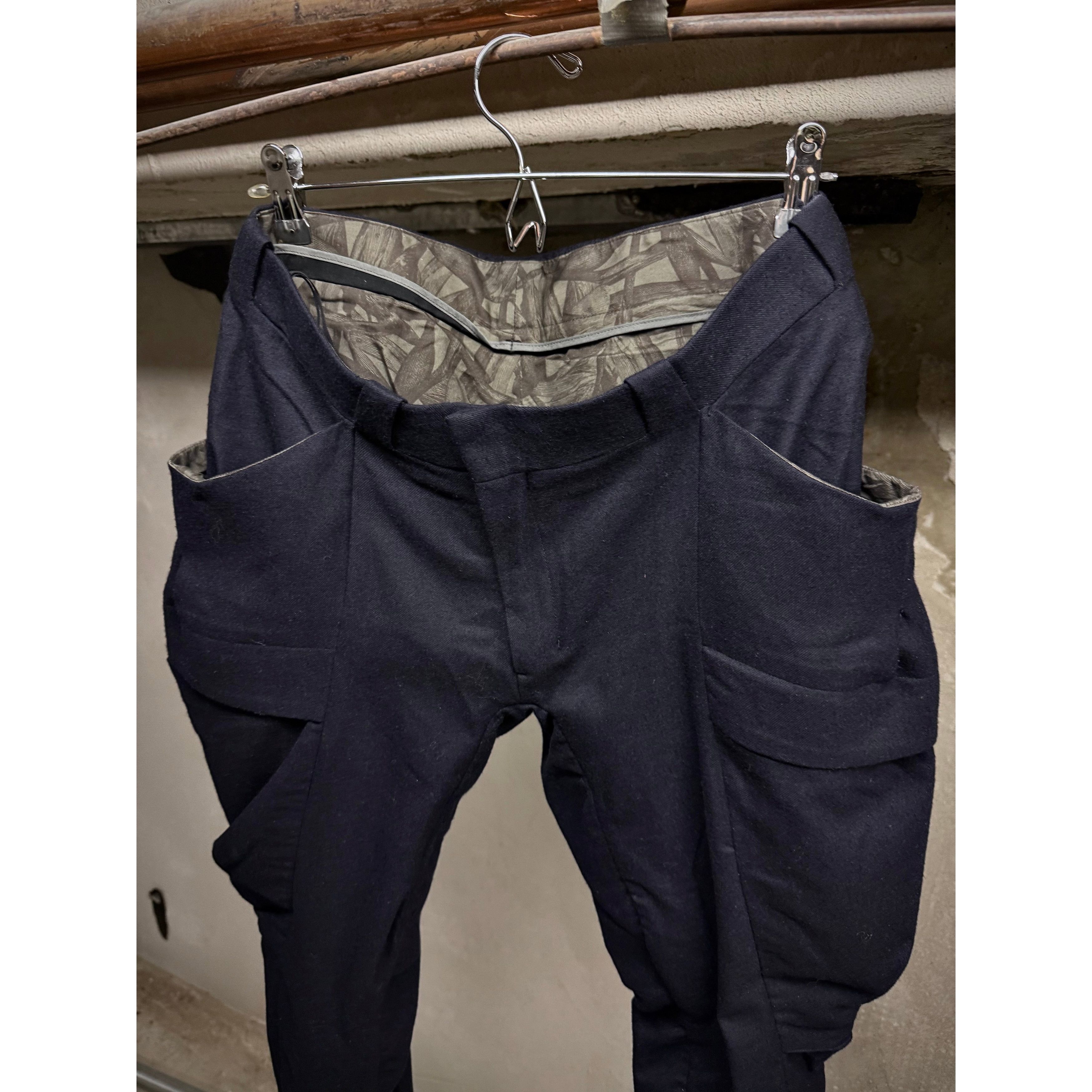 Devoa DEOVA 2010s Dark Navy Wool J-cut Cargos Pants Size US 29 - 2 Thumbnail
