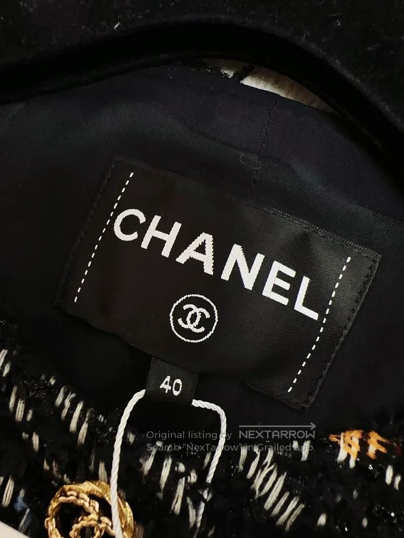 Chanel Chanel 23b black colour round neck four-pocket jacket Size S / US 4 / IT 40 - 6 Thumbnail