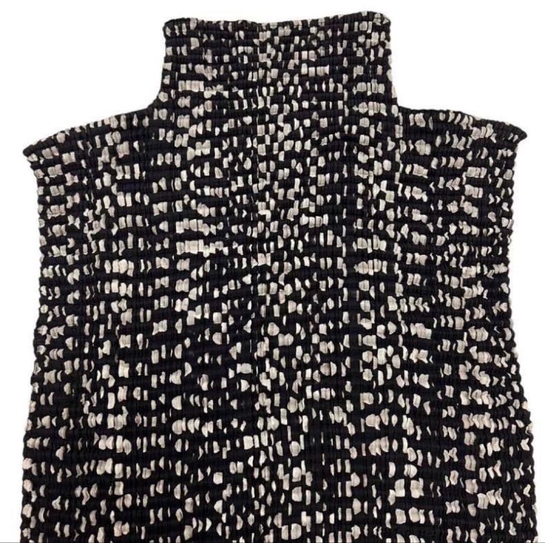 Issey Miyake Issey Miyake Black sleeveless vest Size M / US 6-8 / IT 42-44 - 6 Thumbnail
