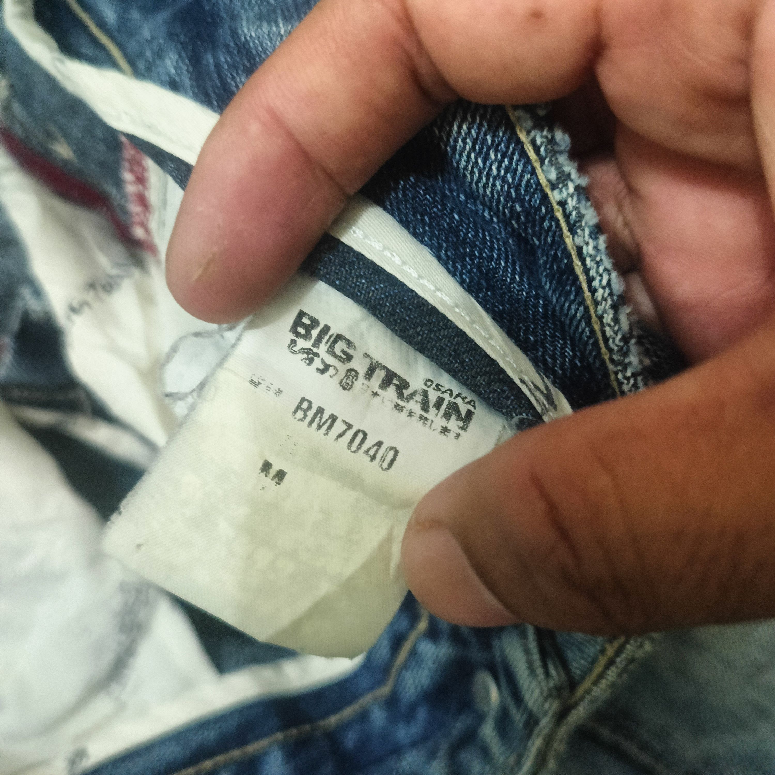 Ends Repair 💥Sick 💥Insane 90s Distressed Big Train jeans Size US 31 - 9 Thumbnail