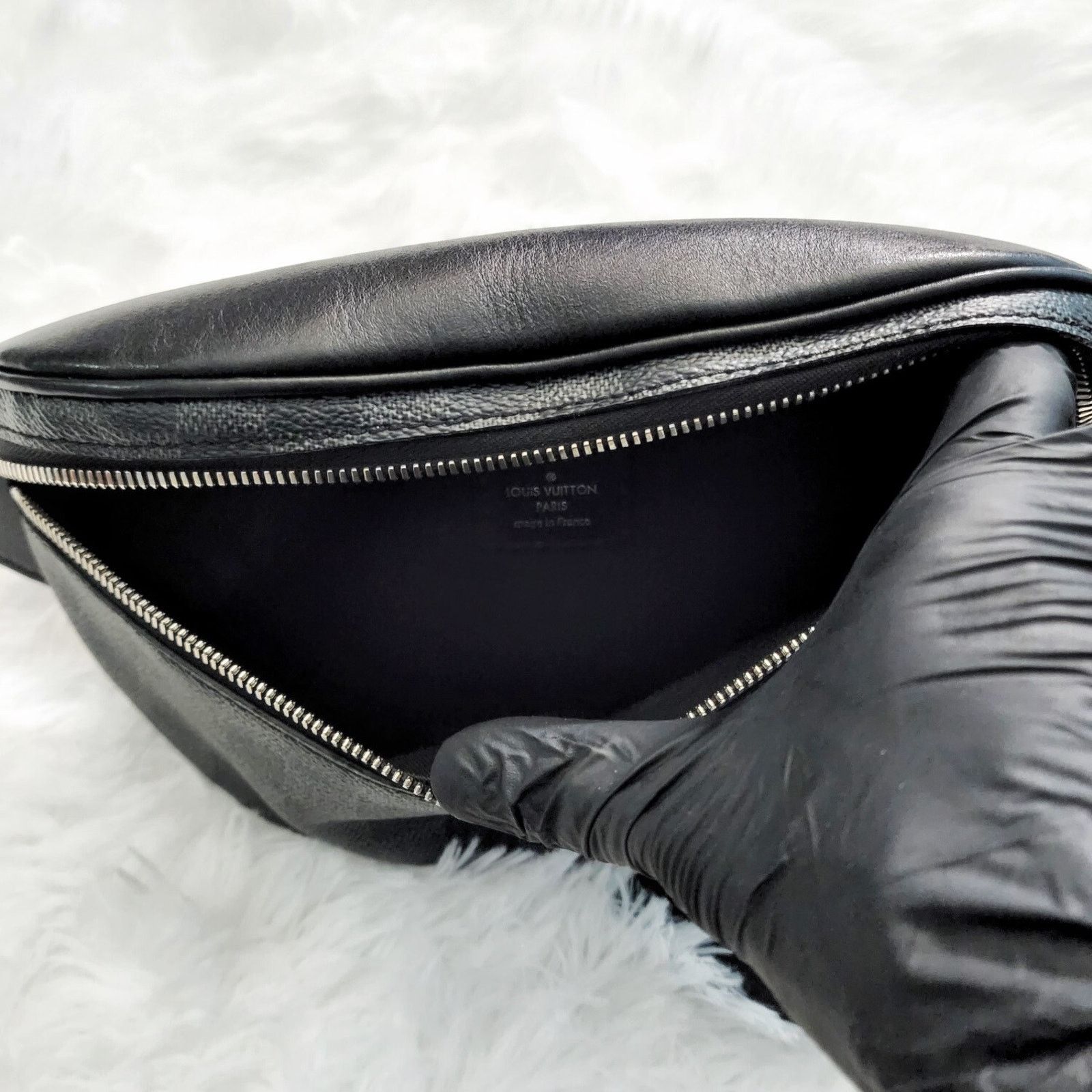 Louis Vuitton Louis Vuitton Damier Graphite Campus Bumbag Black Size ONE SIZE - 8 Thumbnail