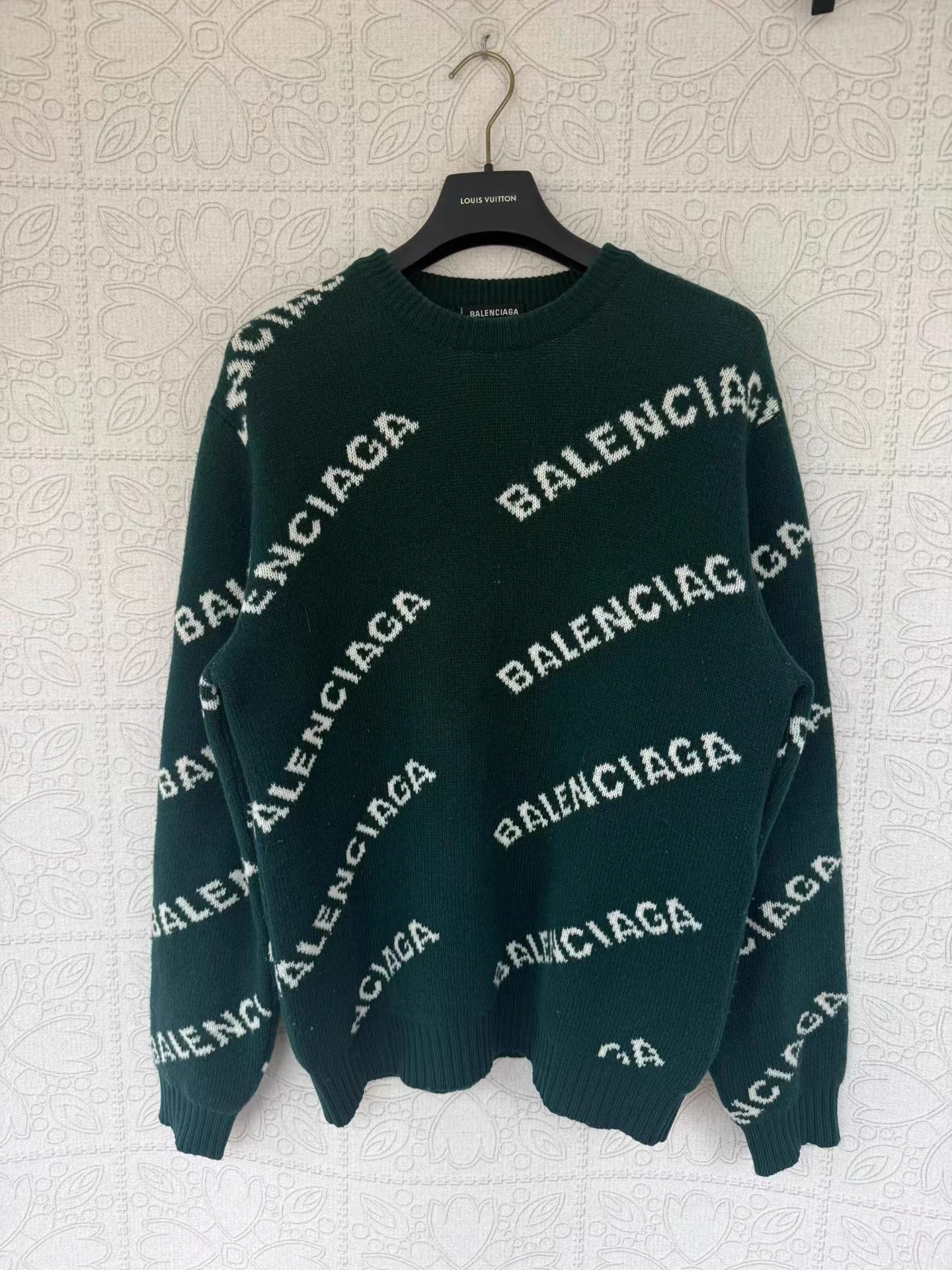 Balenciaga Balenciaga Deep Green Logo Knit Wool Sweater M Size M / US 6-8 / IT 42-44 - 1 Thumbnail