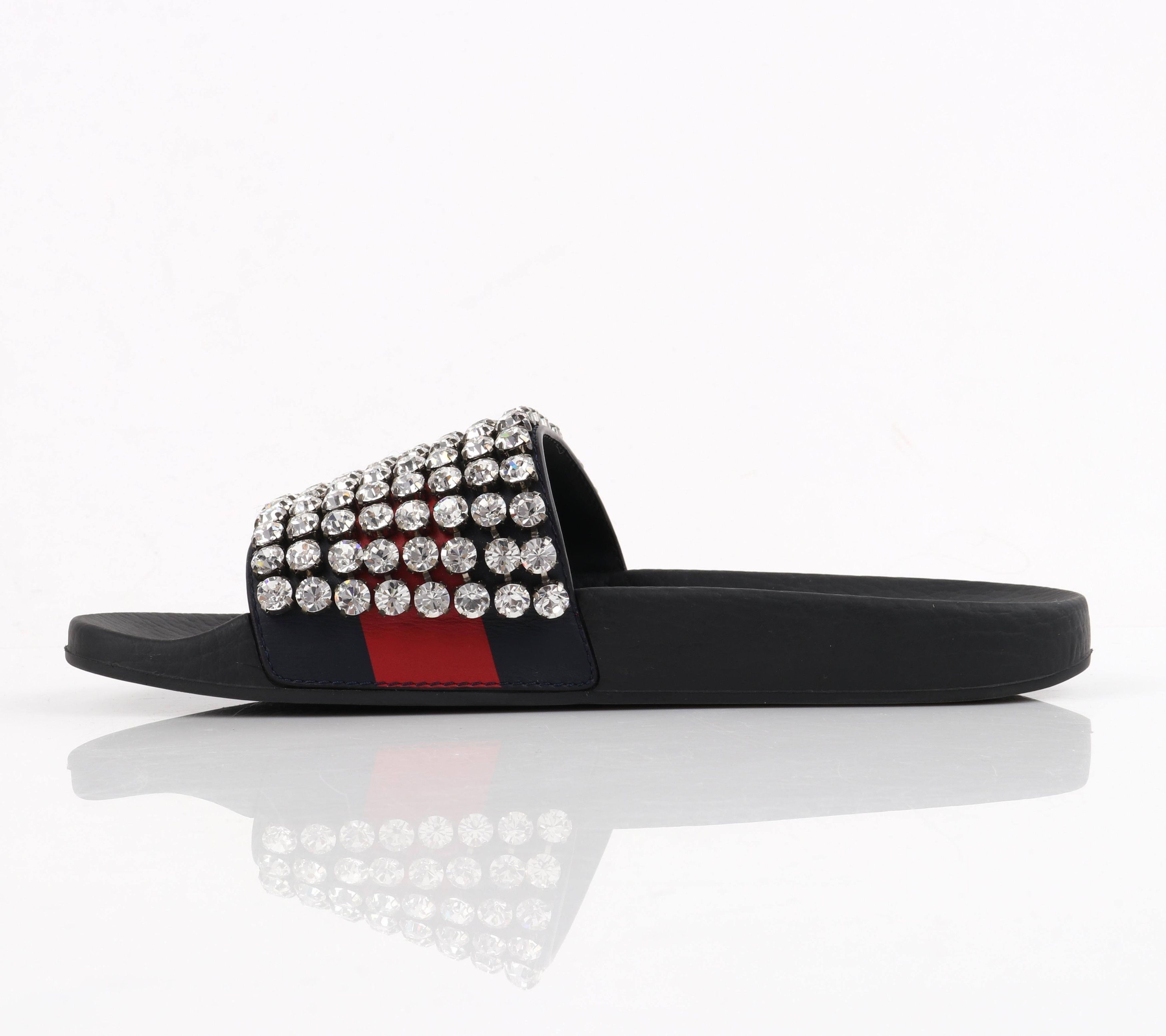 o1glo1t0923 Sandals in Black