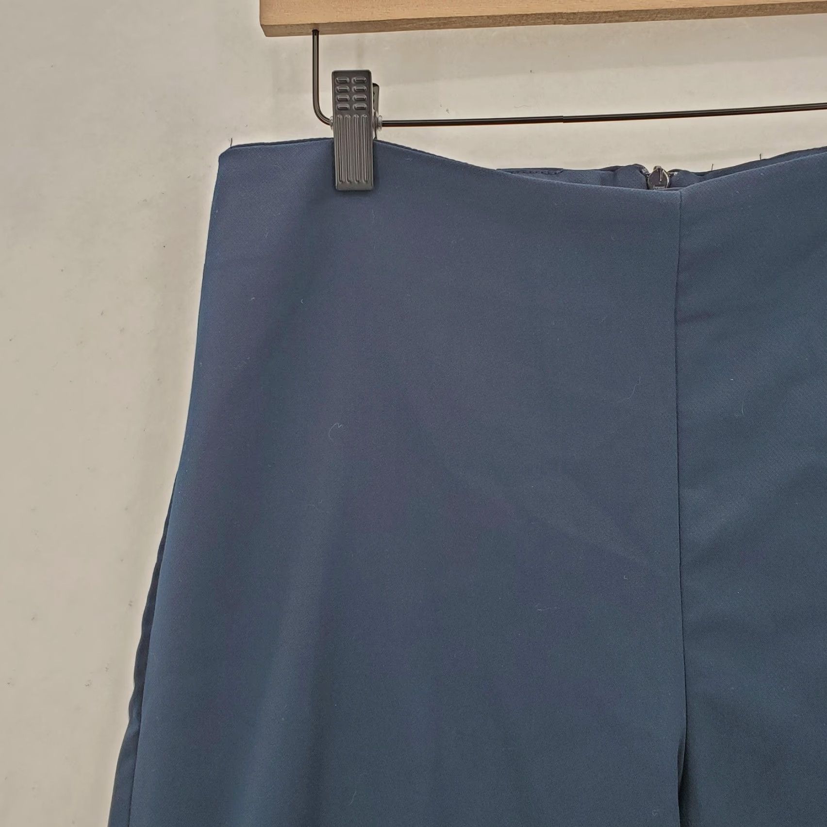 Nicole Miller Nicole Miller New York Pants Womens 10 Navy Blue Wide Crop Culottes High Rise Slim Fit Stretch Zip Casual Workwear Regular Inseam 25 in} Size 32" / US 10 / IT 46 - 3 Thumbnail