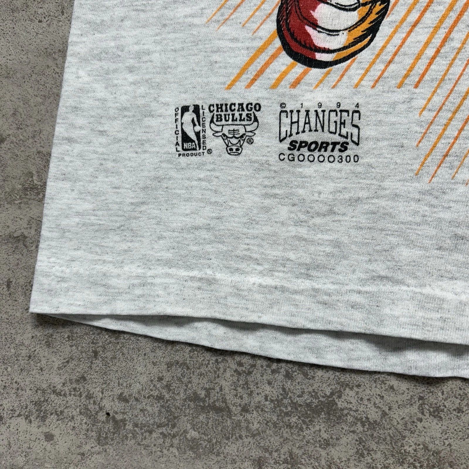 NBA × Vintage CHICAGO BULLS SLAMMIN SUPERHIRO 1994 CHANGES SPORTS T-SHIRT Size US L / EU 52-54 / 3 - 3 Thumbnail