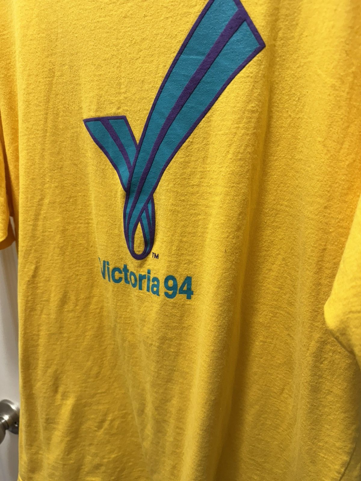 Reebok Reebok Vintage 1994 Collar Text Yellow Victoria Commonwealth Size US L / EU 52-54 / 3 - 3 Thumbnail