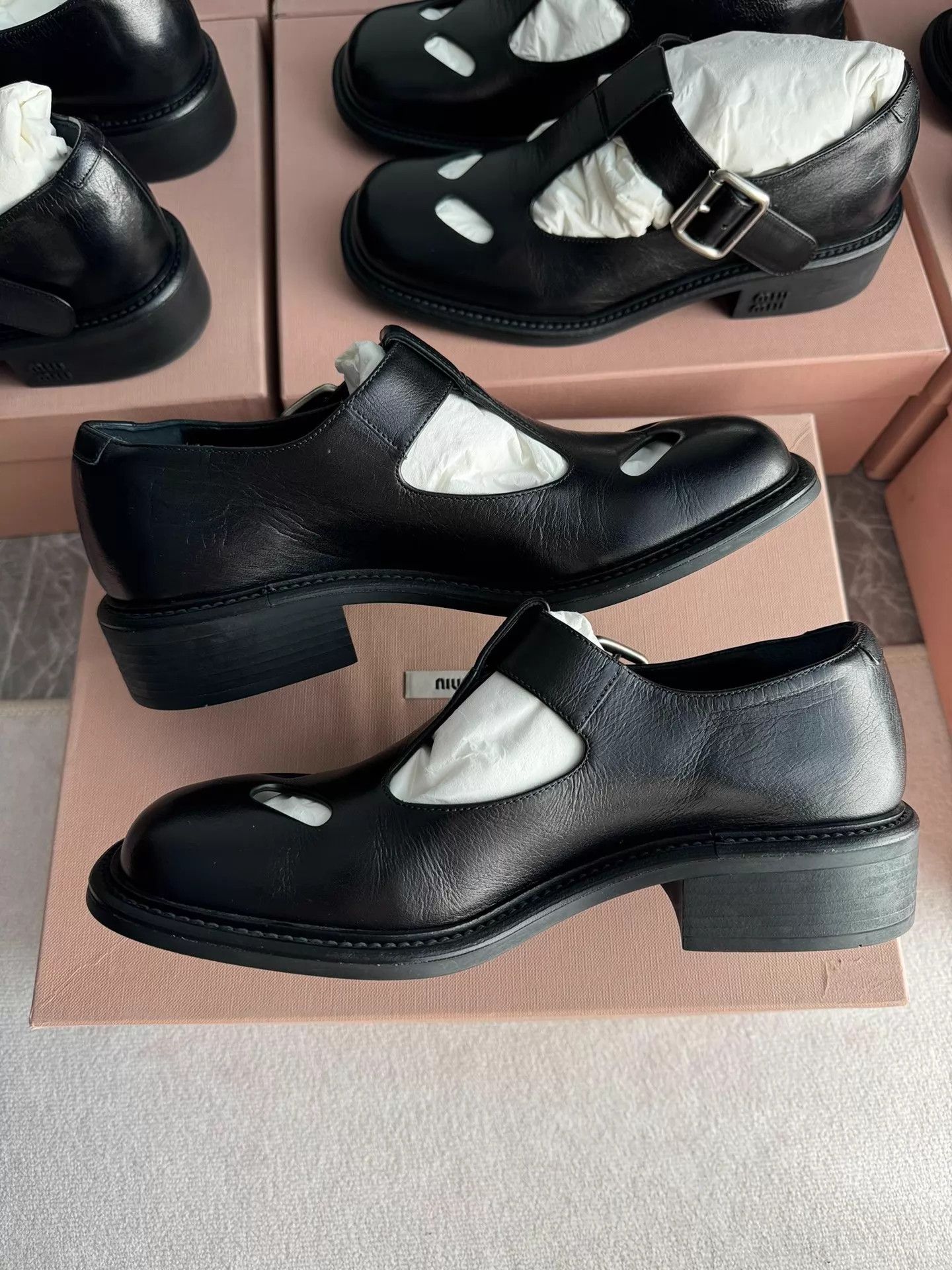 Miu Miu MIU MIU T-bar Mary Jane Black Leather Pump Size US 5.5 / IT 35.5 - 7 Thumbnail