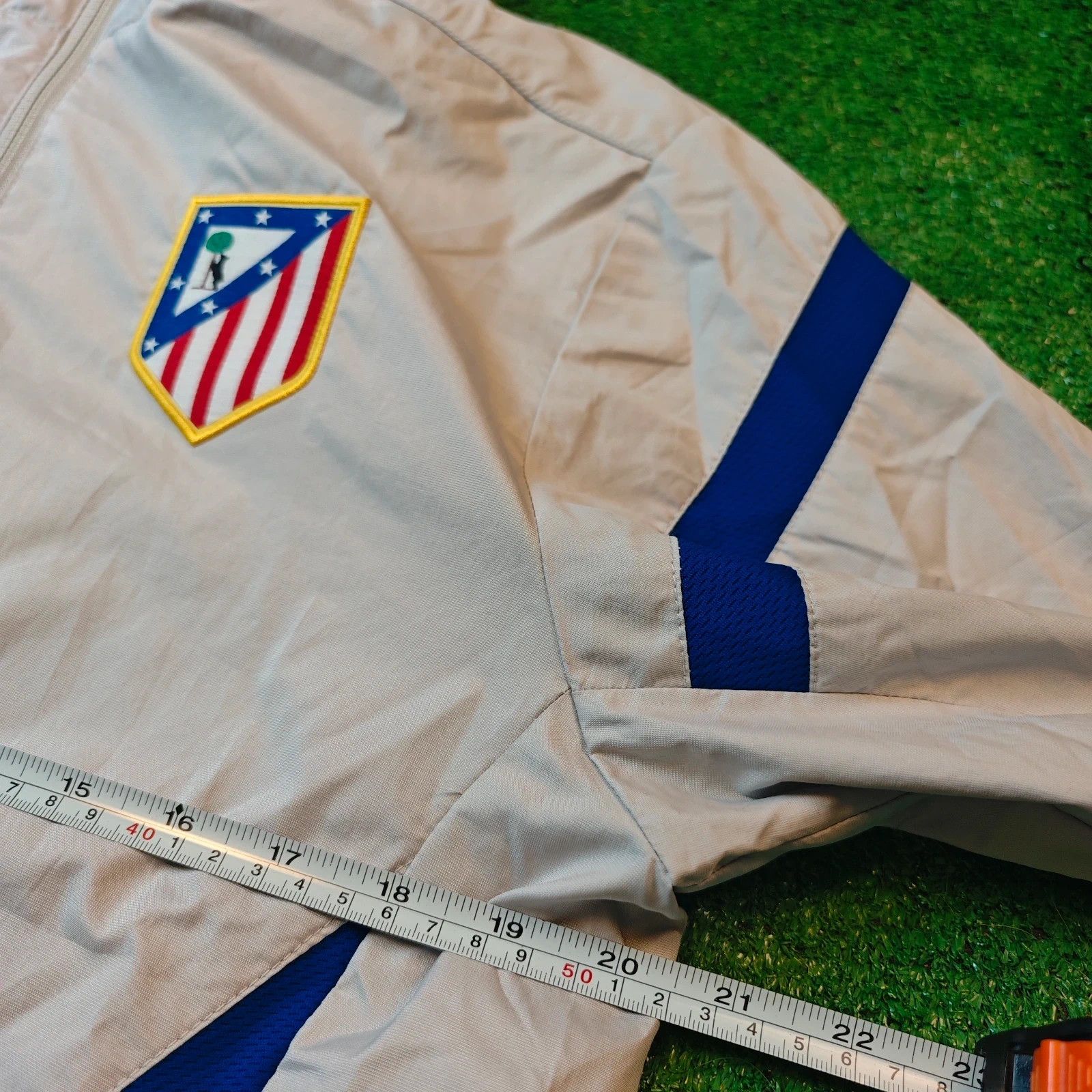 Nike Nike Atletico Madrid Jacket Mens Small zip gray windbreaker Size US S / EU 44-46 / 1 - 17 Thumbnail