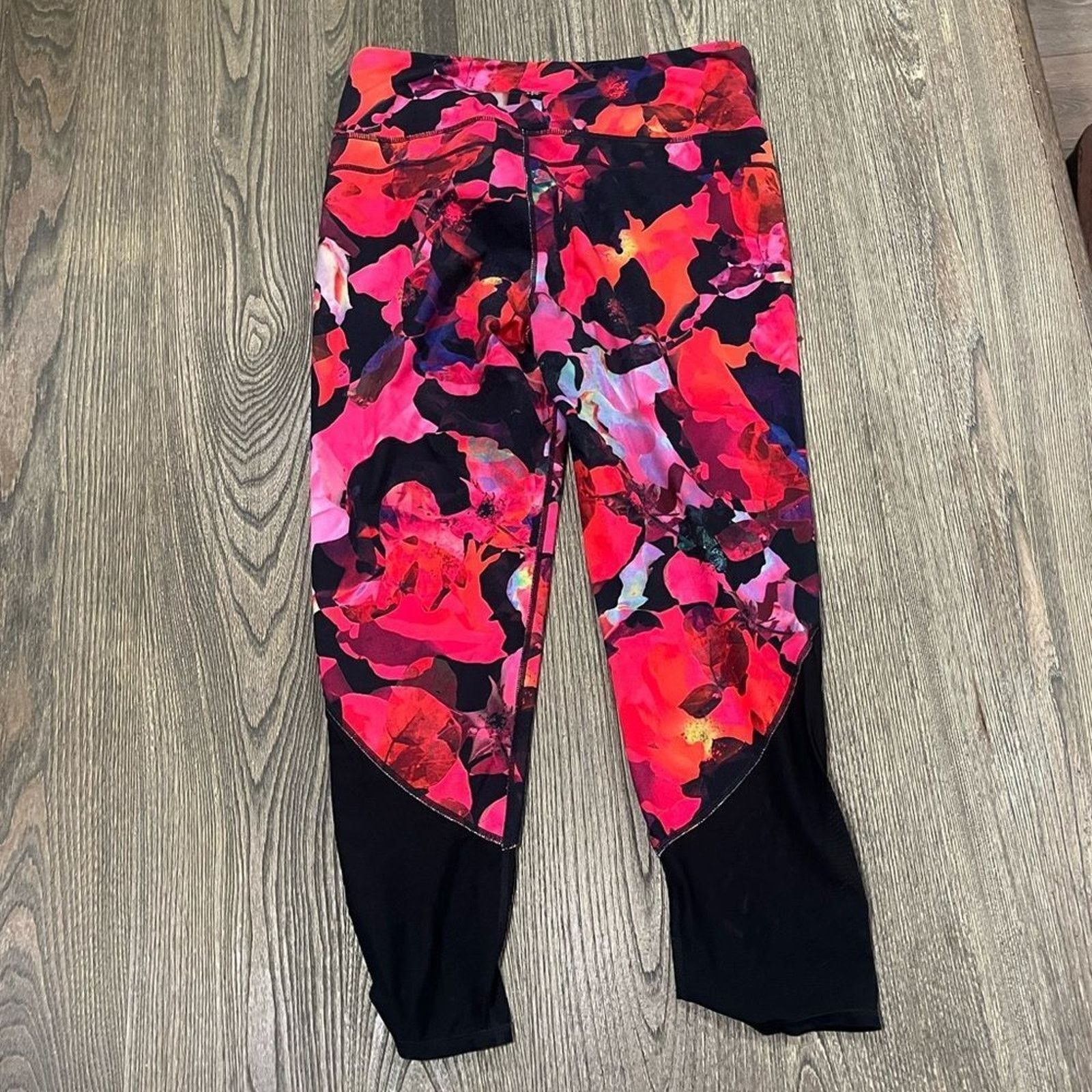 Athleta Athleta Mystique Chaturanga Mesh Capri Leggings High Rise Size 32" / US 10 / IT 46 - 6 Thumbnail