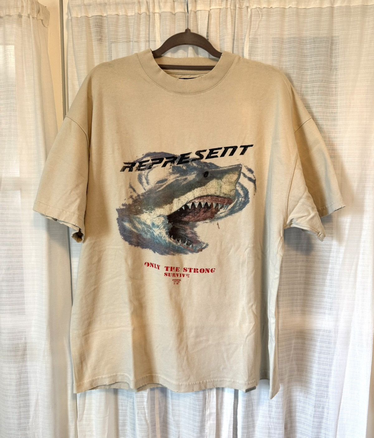 Represent Clo. Represent only the strong survive Shark T-Shirt Size US L / EU 52-54 / 3 - 1 Thumbnail