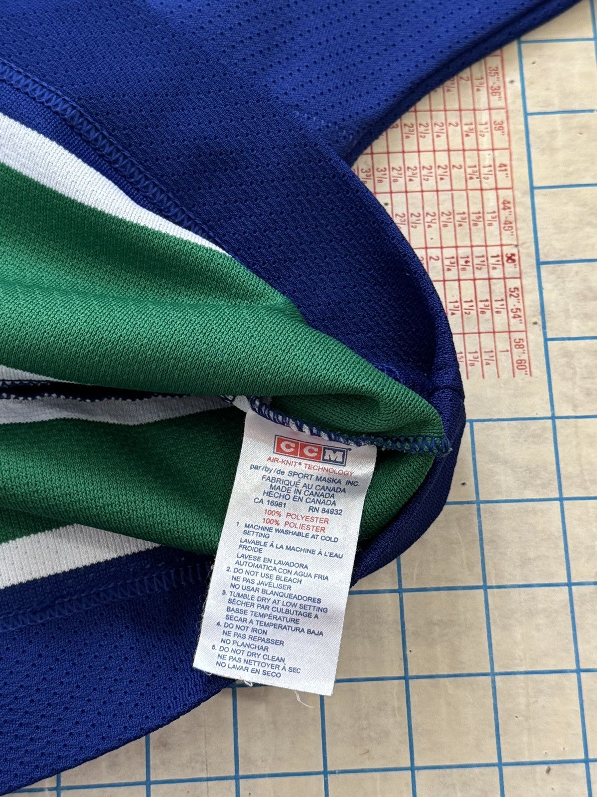 Ccm × NHL CCM Vancouver Canucks Vtg Stick Logo Jersey Blue Size Small Size US S / EU 44-46 / 1 - 7 Thumbnail