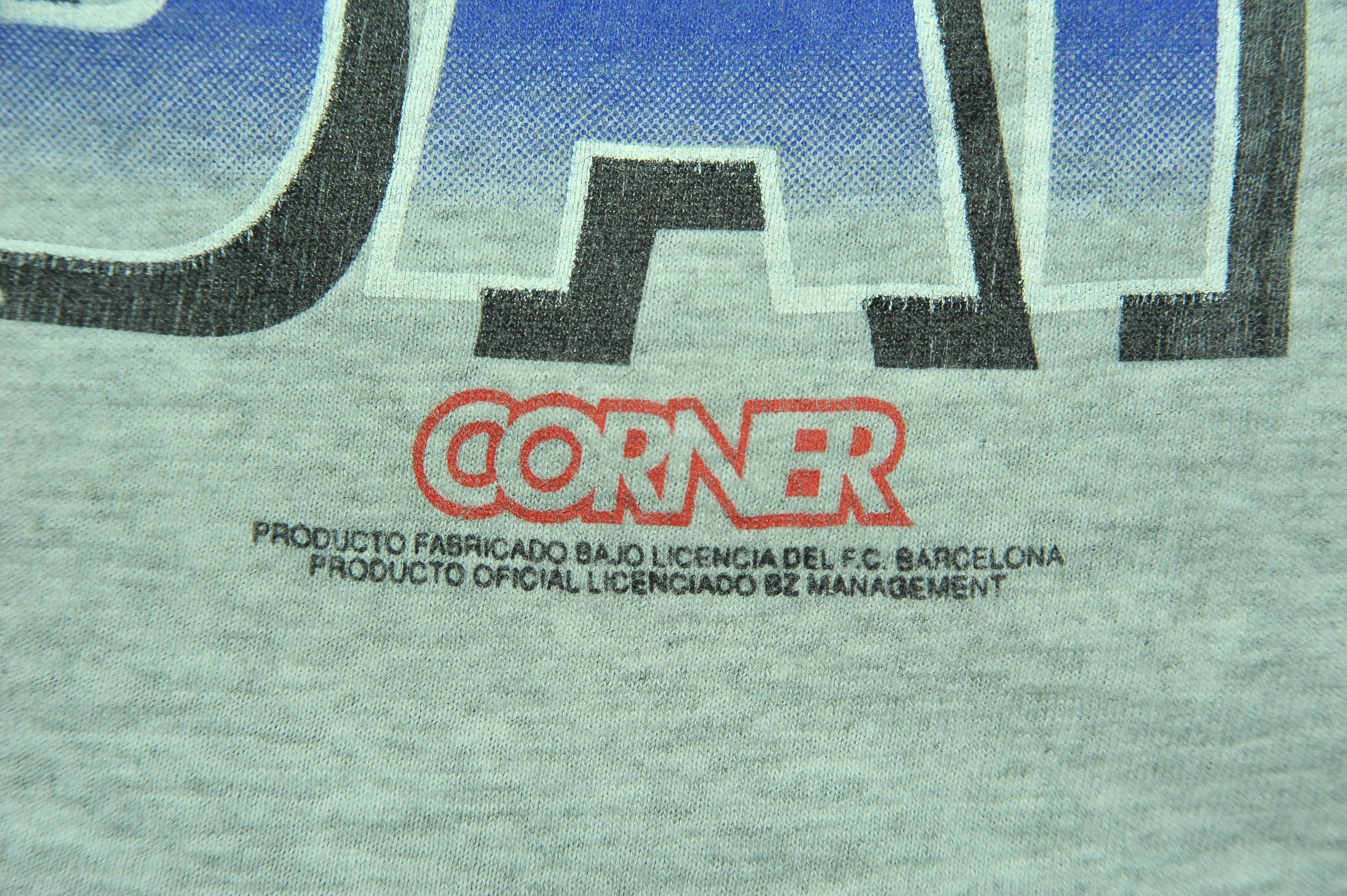 Vintage Vintage FC Barcelona Corner Logo T-shirt Size US L / EU 52-54 / 3 - 4 Thumbnail