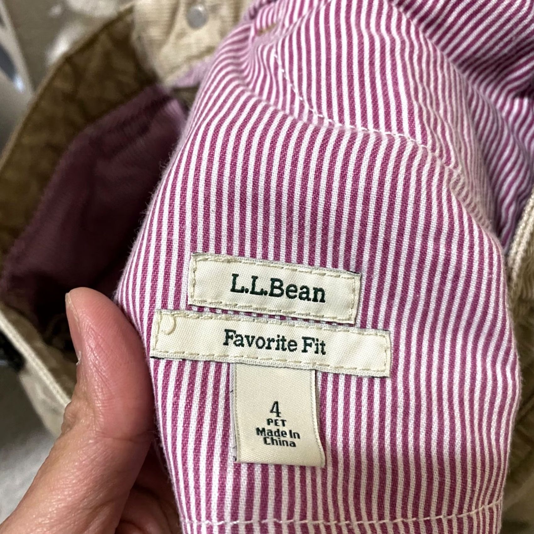 Vintage L.L. Bean Skirt Beige Corduroy Pockets Petites 4P Womens Straight Pencil Casual Business Travel 1265 Size 27" / US 4 / IT 40 - 3 Thumbnail