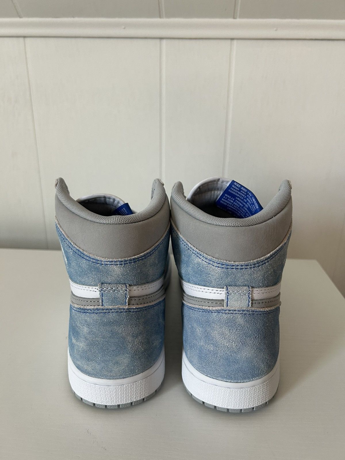 Jordan Brand Air Jordan 1 High Hyper Royal Smoke Grey Size US 10.5 / EU 43-44 - 4 Thumbnail