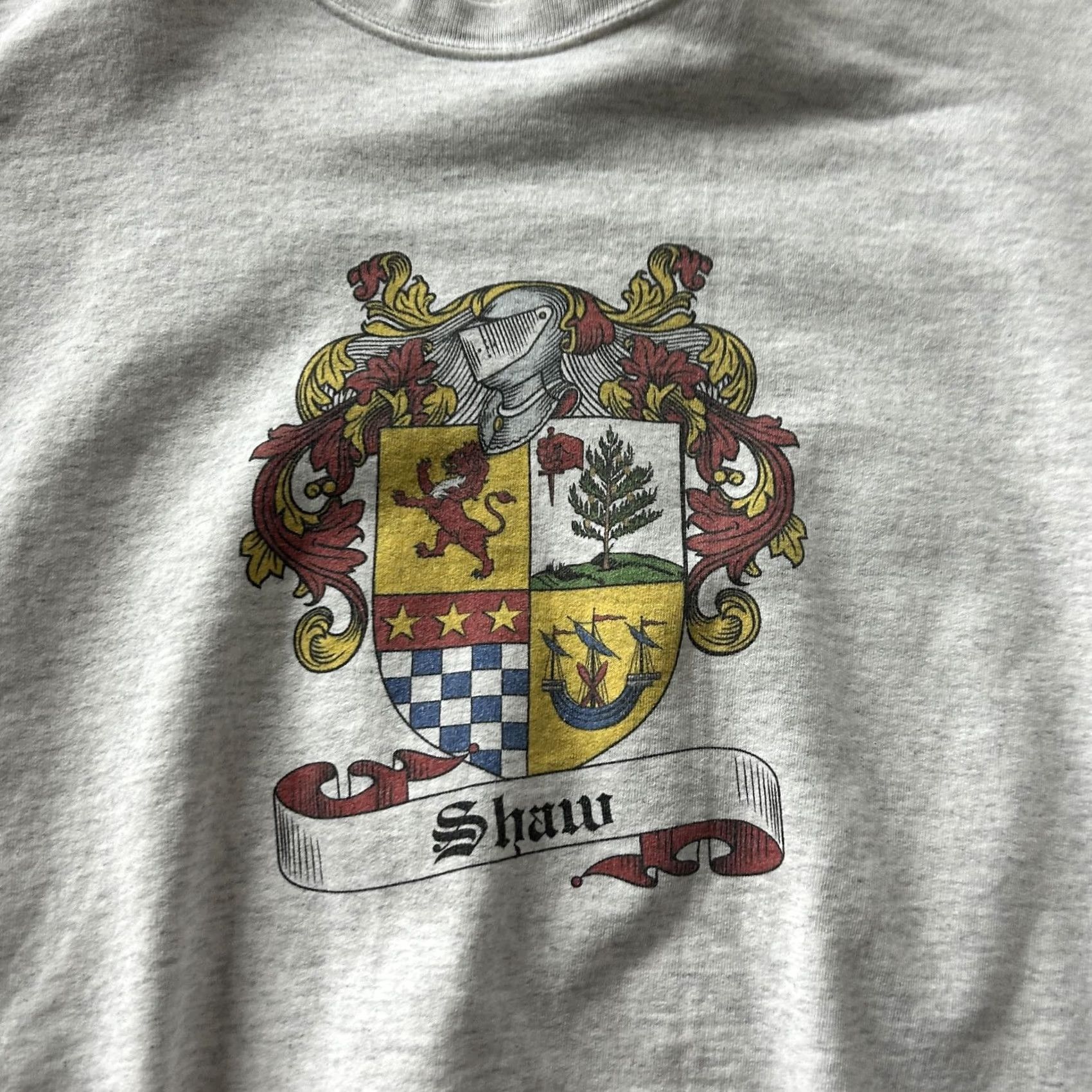 Vintage Shaw Sweatshirt Mens XL Gray Graphic Print Fleece Pullover Crewneck Coat Of Arms Holiday Gift Size US XL / EU 56 / 4 - 2 Thumbnail