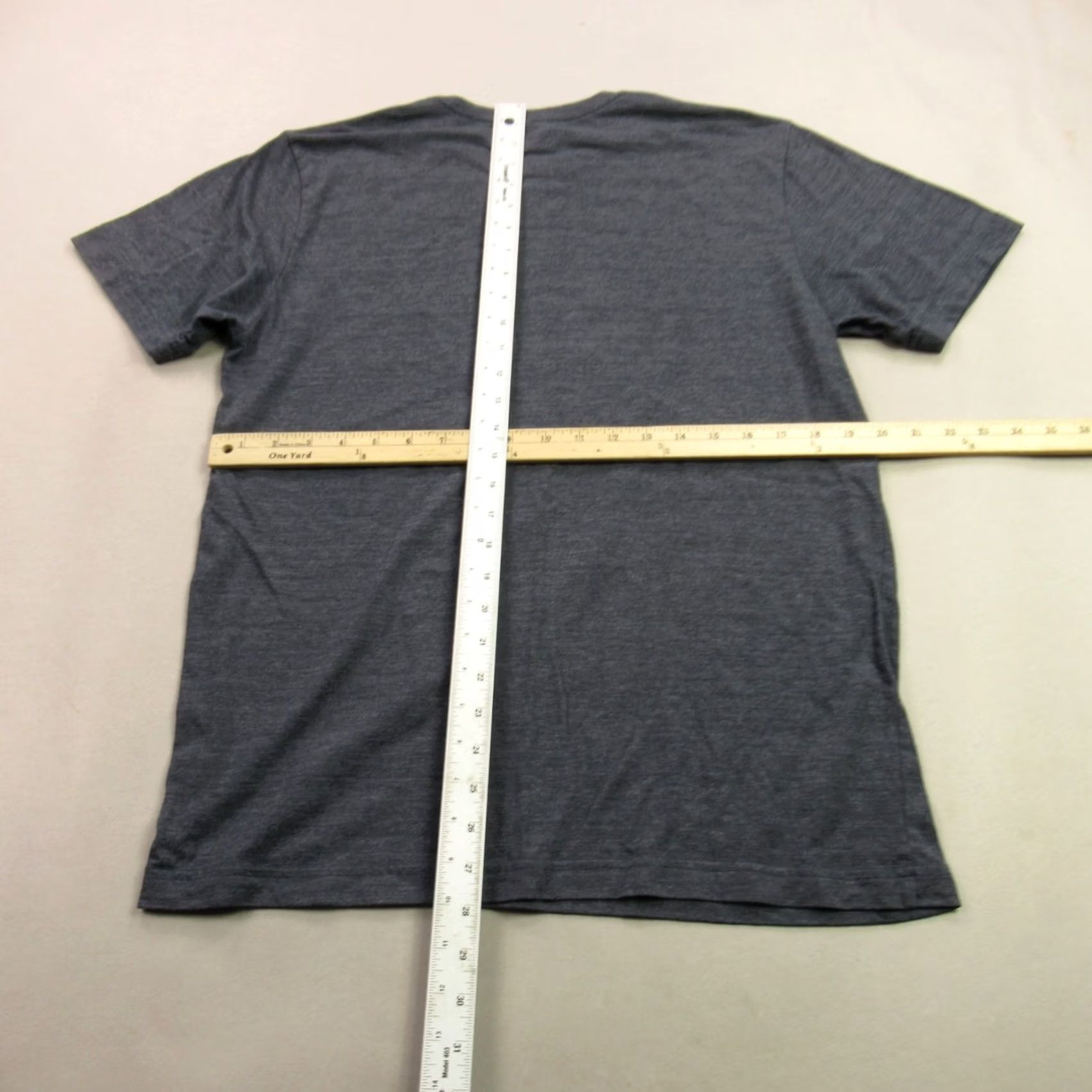 The North Face The North Face Shirt Mens Large Short Sleeve Crew Neck Lightweight Gray Slim Size US L / EU 52-54 / 3 - 7 Thumbnail