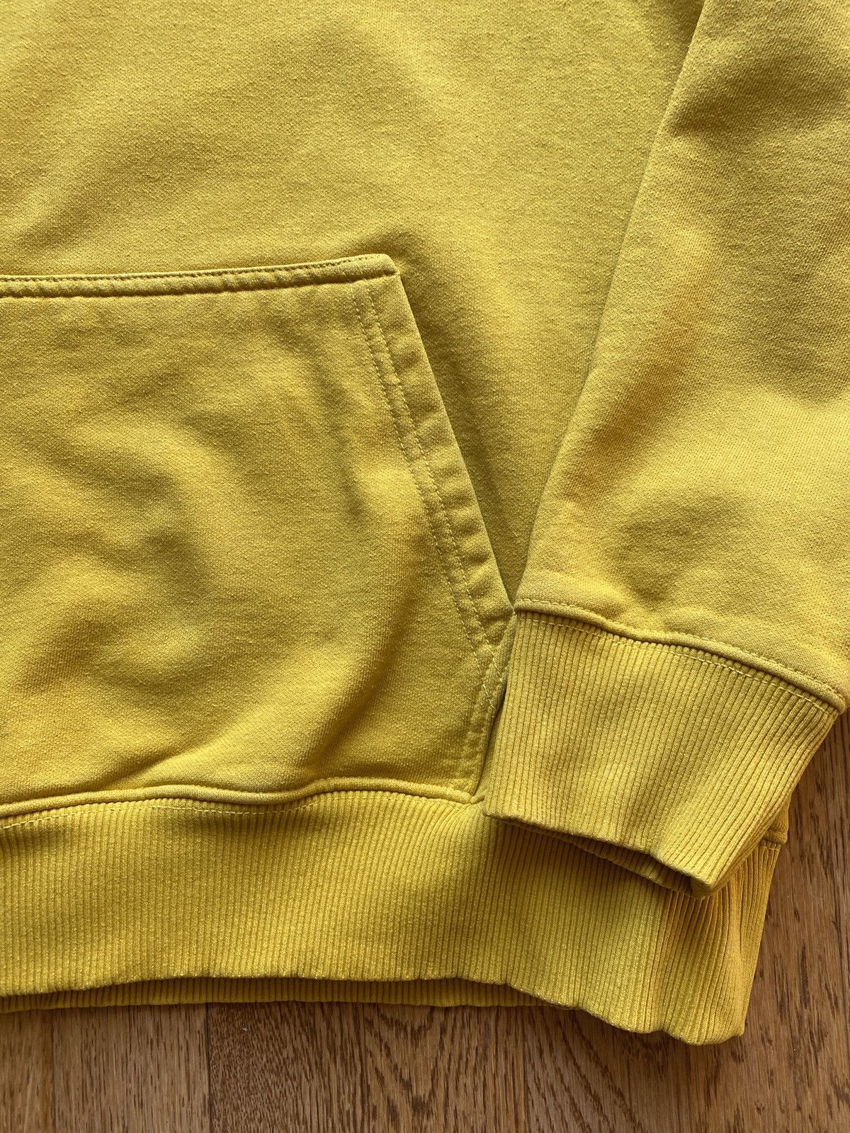 Stussy Stussy Yellow Basic Logo Hoodie Sz M Size US M / EU 48-50 / 2 - 6 Thumbnail