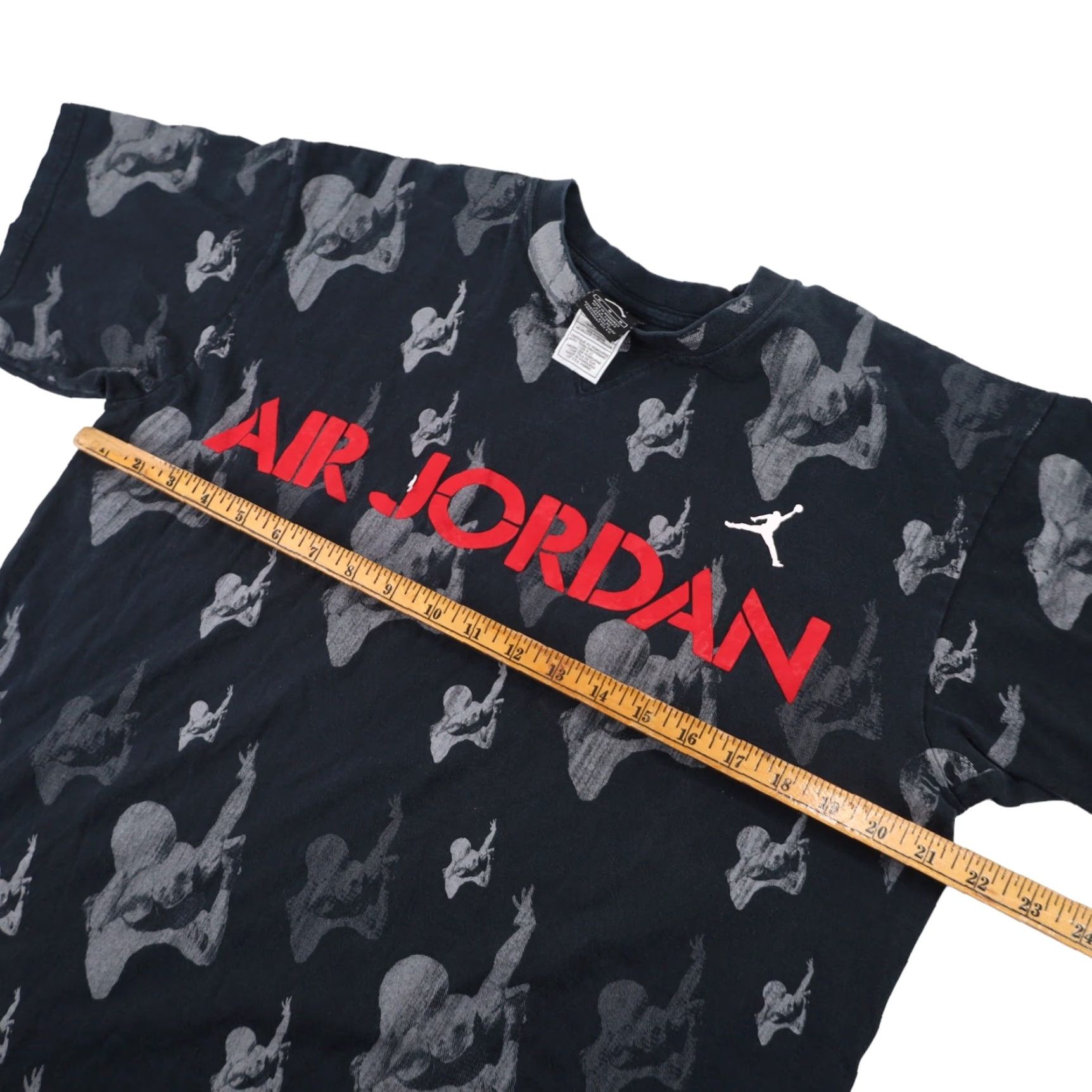 Nike VINTAGE Nike Air Jordan T Shirt Mens Medium Black Allover Print Graphic Shirt 90s Size US M / EU 48-50 / 2 - 6 Thumbnail