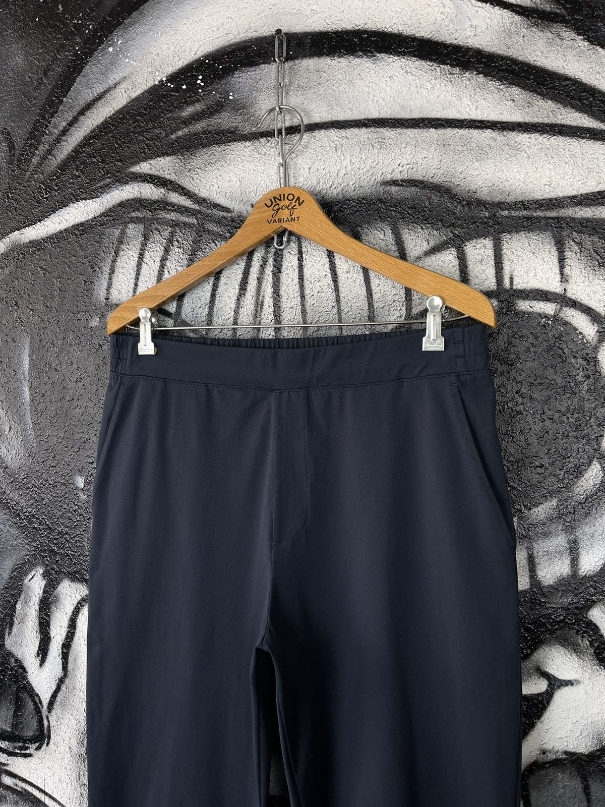 Uniqlo Uniqlo Airism Casual Chino Pants Men’s Size L Size US 34 / EU 50 - 7 Thumbnail