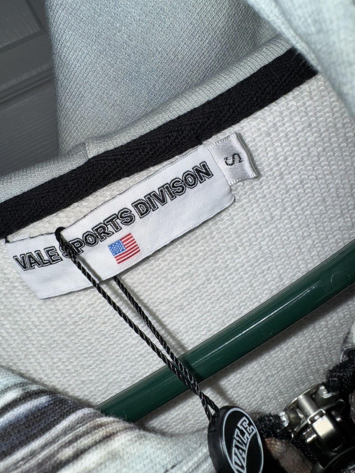 Vale Vale Forever “Nyskyline” Zip up Hoodie Size US S / EU 44-46 / 1 - 4 Thumbnail