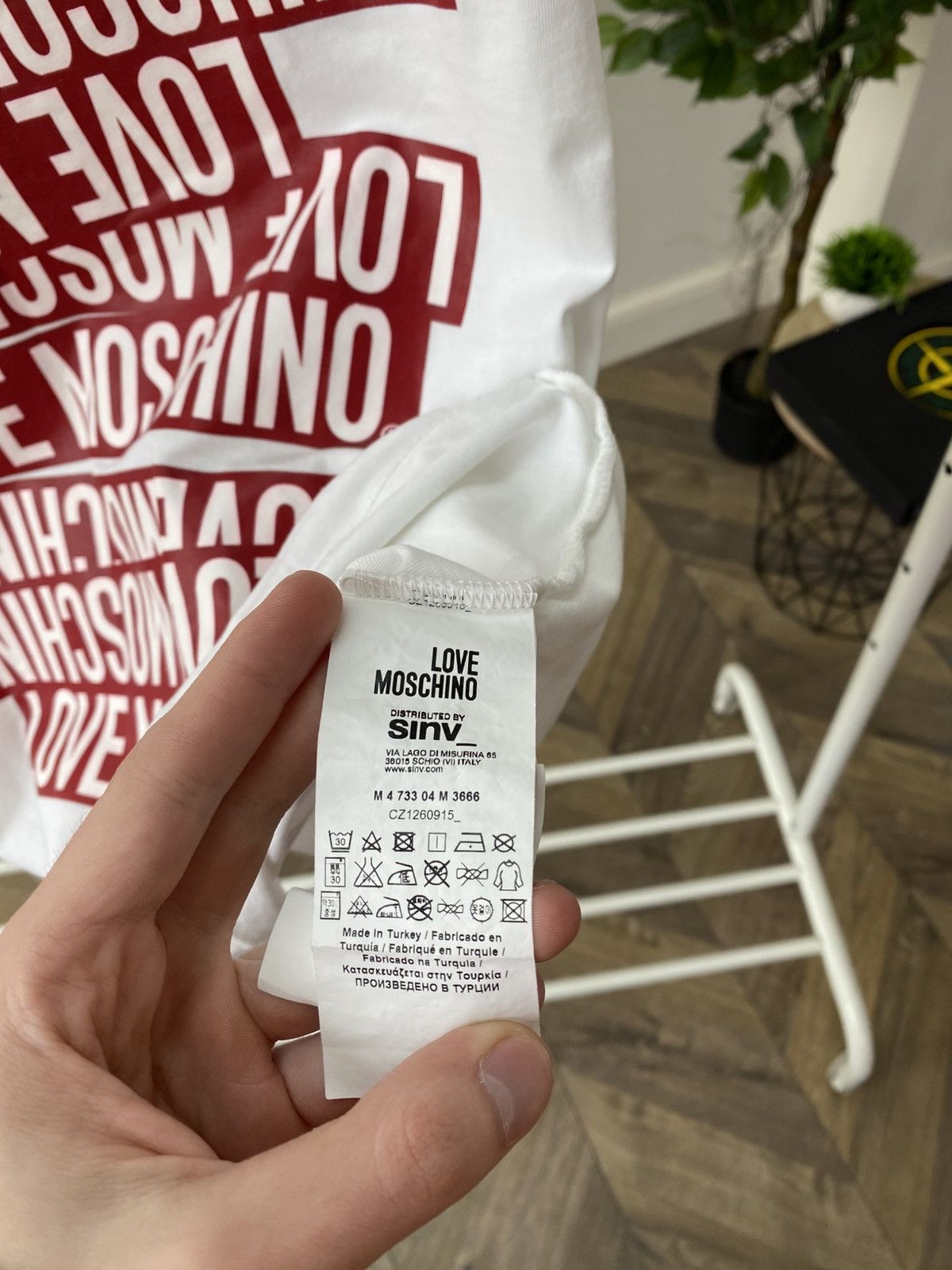 Moschino × Vintage Vintage Love Moschino Printed White T-shirt Size US L / EU 52-54 / 3 - 8 Thumbnail