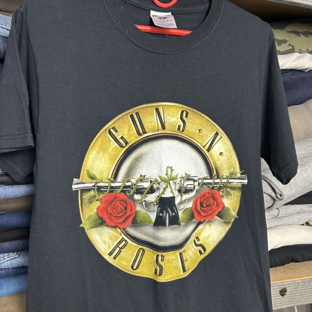 Band Tees Vintage Guns N Roses Big logo rock band 2000’s tee size S Size US S / EU 44-46 / 1 - 2 Thumbnail