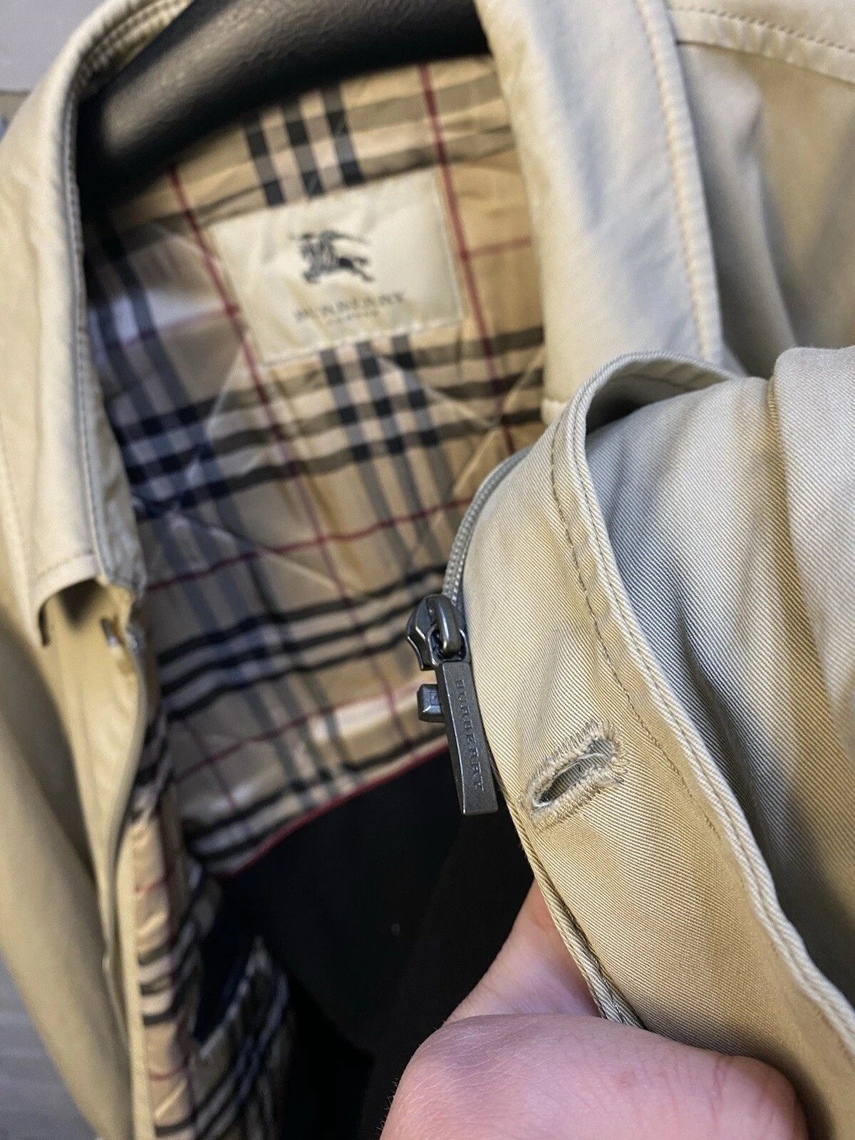 Burberry Vintage Burberry Beige Trench Coat Jacket Mens Size 52 Size US L / EU 52-54 / 3 - 5 Thumbnail