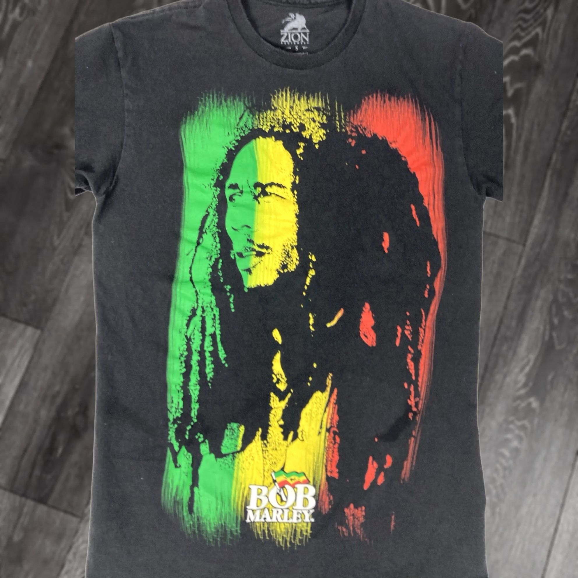 Vintage VINTAGE Zion Rootswear Bob Marley Graphic T-shirt Women Small Black Short Sleeve Music Size S / US 4 / IT 40 - 1 Thumbnail