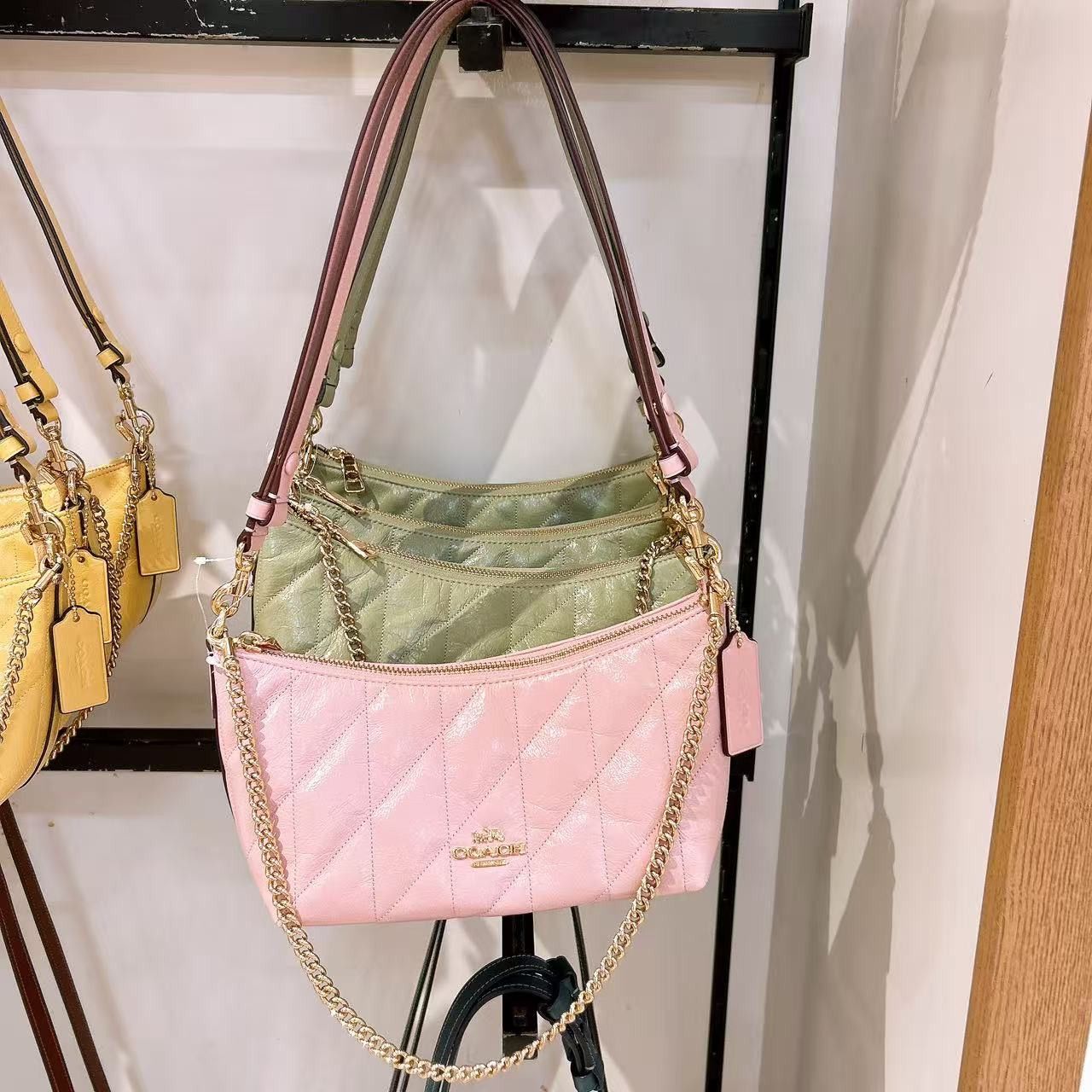 Coach Caitlin Shoulder Bag With Quilting CDZ88 Size ONE SIZE - 5 Thumbnail