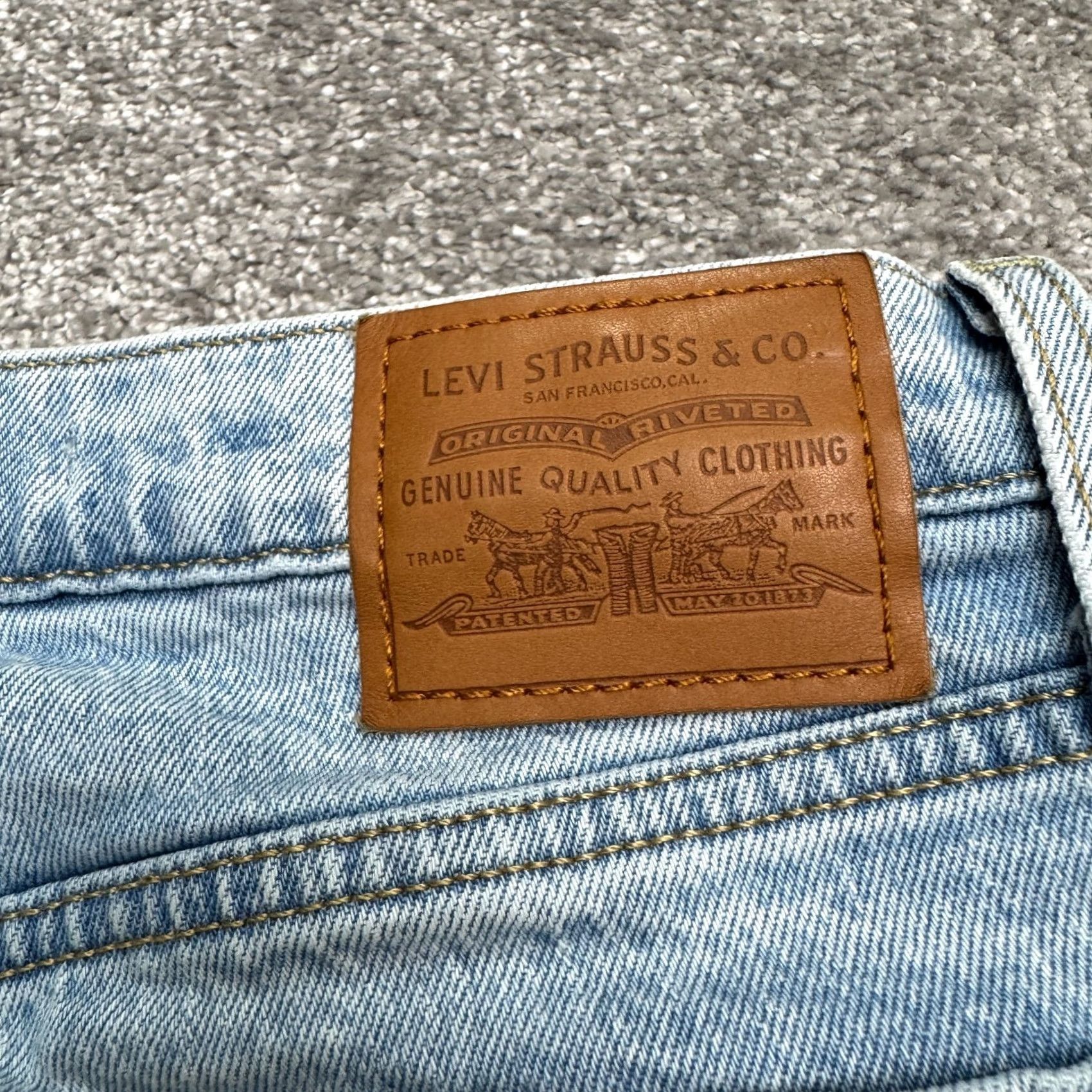 Levi's Levi's Wedgie Straight Jeans Womens 25 Blue Light Wash Stretch Button Fly Denim Size 42" / US 20 - 7 Thumbnail