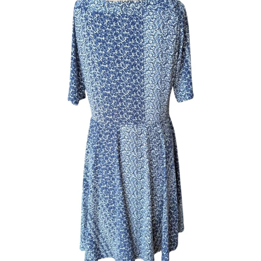 BCBGeneration BCBGeneration Blue White Floral Square Neck Fit Flare Dress L Knee Length Women’s Casual Party/Cocktail Size L / US 10 / IT 46 - 3 Thumbnail