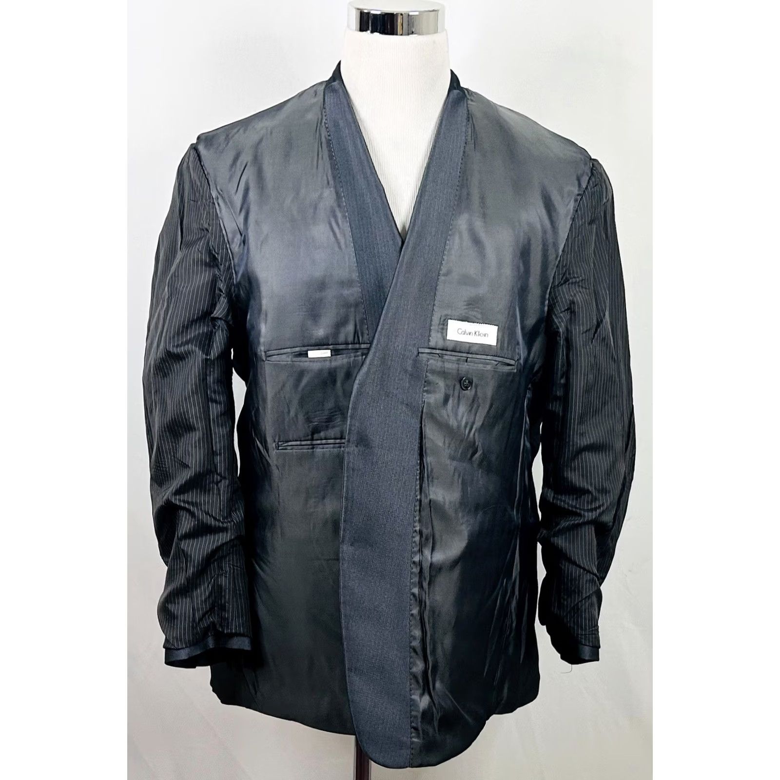 Calvin Klein Calvin Klein Sport Coat Gray Herringbone Two Button Double Vented 46R Regular Mens Coat 46 Gray Polyester Rayon Notch Lapel Two-Button Vintage No Size US XS / EU 42 / 0 - 7 Thumbnail