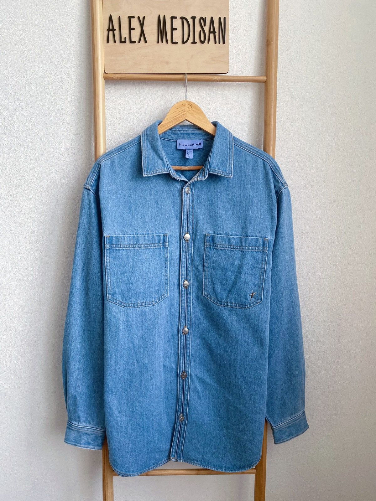 H&M × Mugler × Thierry Mugler Mugler x H&M Light Denim Shirt Size L Size US L / EU 52-54 / 3 - 2 Thumbnail