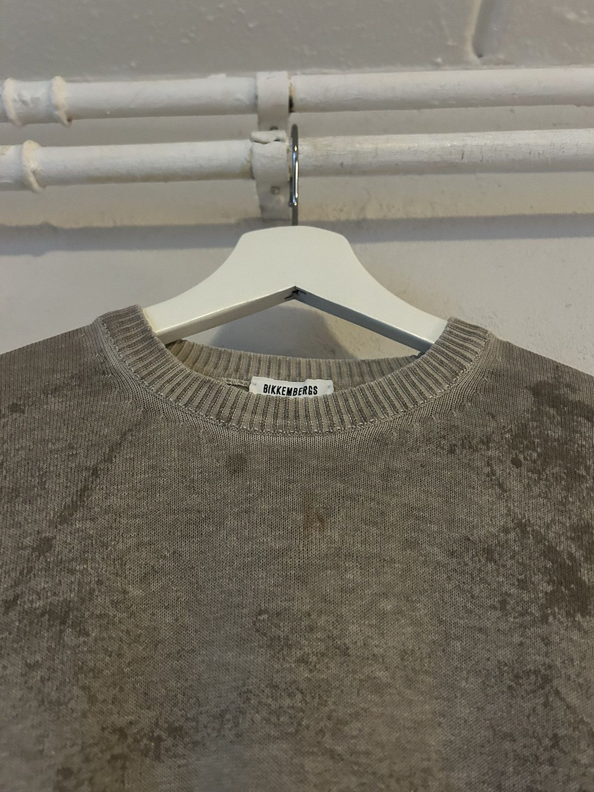 Dirk Bikkembergs Dirk Bikkembergs Distressed Effect Sweater in Light Taupe Size US L / EU 52-54 / 3 - 2 Thumbnail