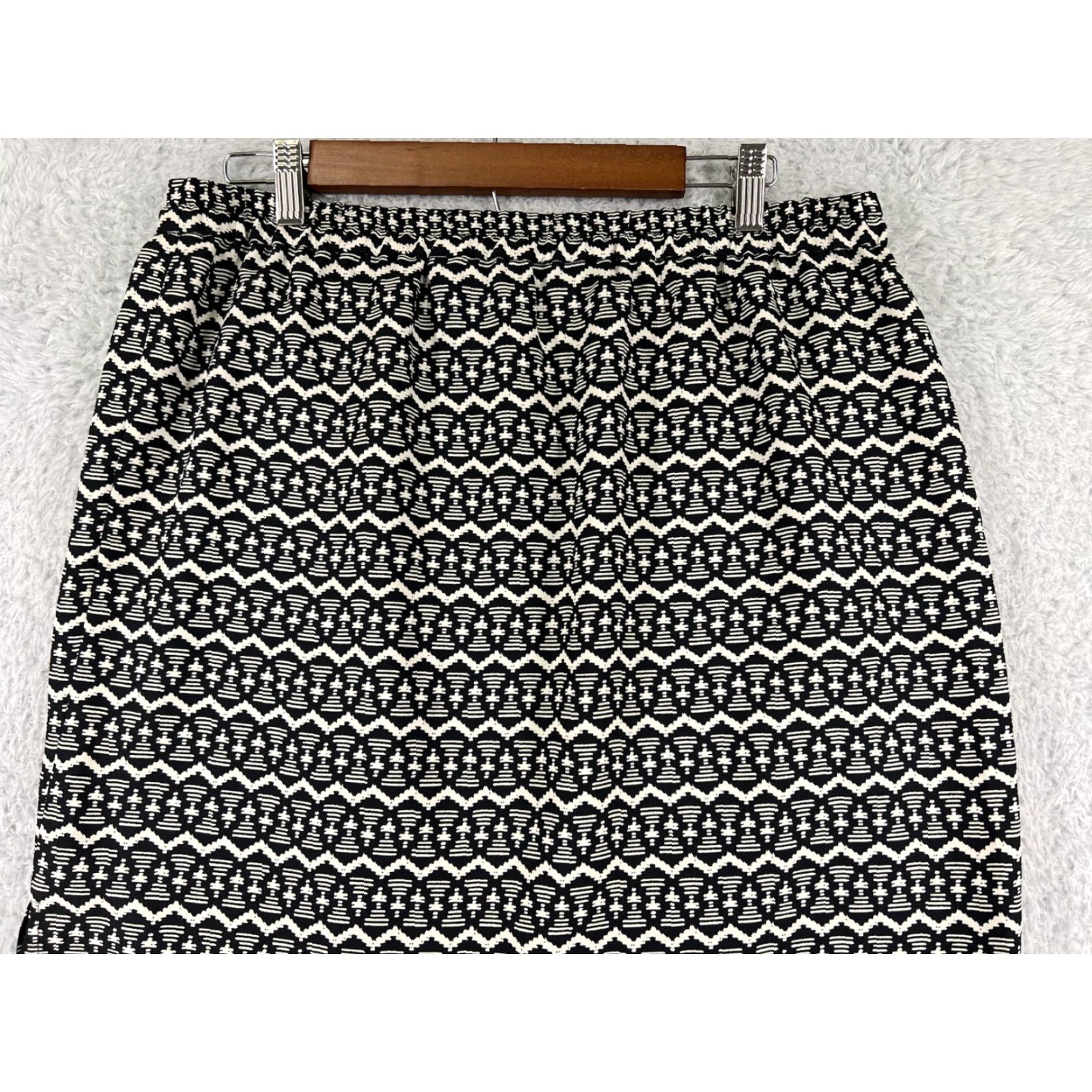 Ann Taylor VINTAGE Ann Taylor Loft Skirt Womens Large Black Aztec Southwestern Pattern Short Mini Size 36" / US 14 / IT 50 - 7 Thumbnail