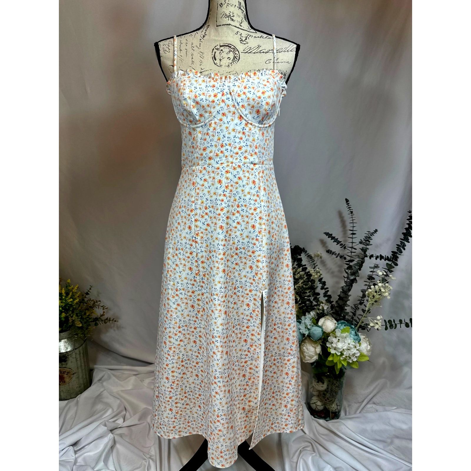 French Connection French Connection Camille Sleeveless Floral Midi Dress 6 Size M / US 6-8 / IT 42-44 - 9 Thumbnail