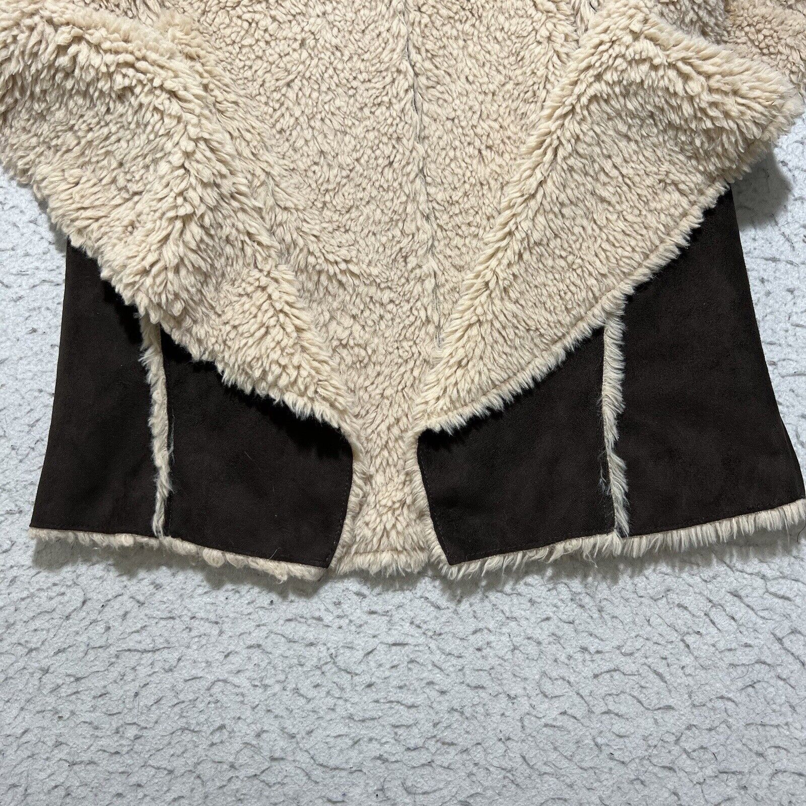 Target Basics Knox Rose Faux Fur Vest Faux Leather Open Front Sleeveless Size M / US 6-8 / IT 42-44 - 4 Thumbnail