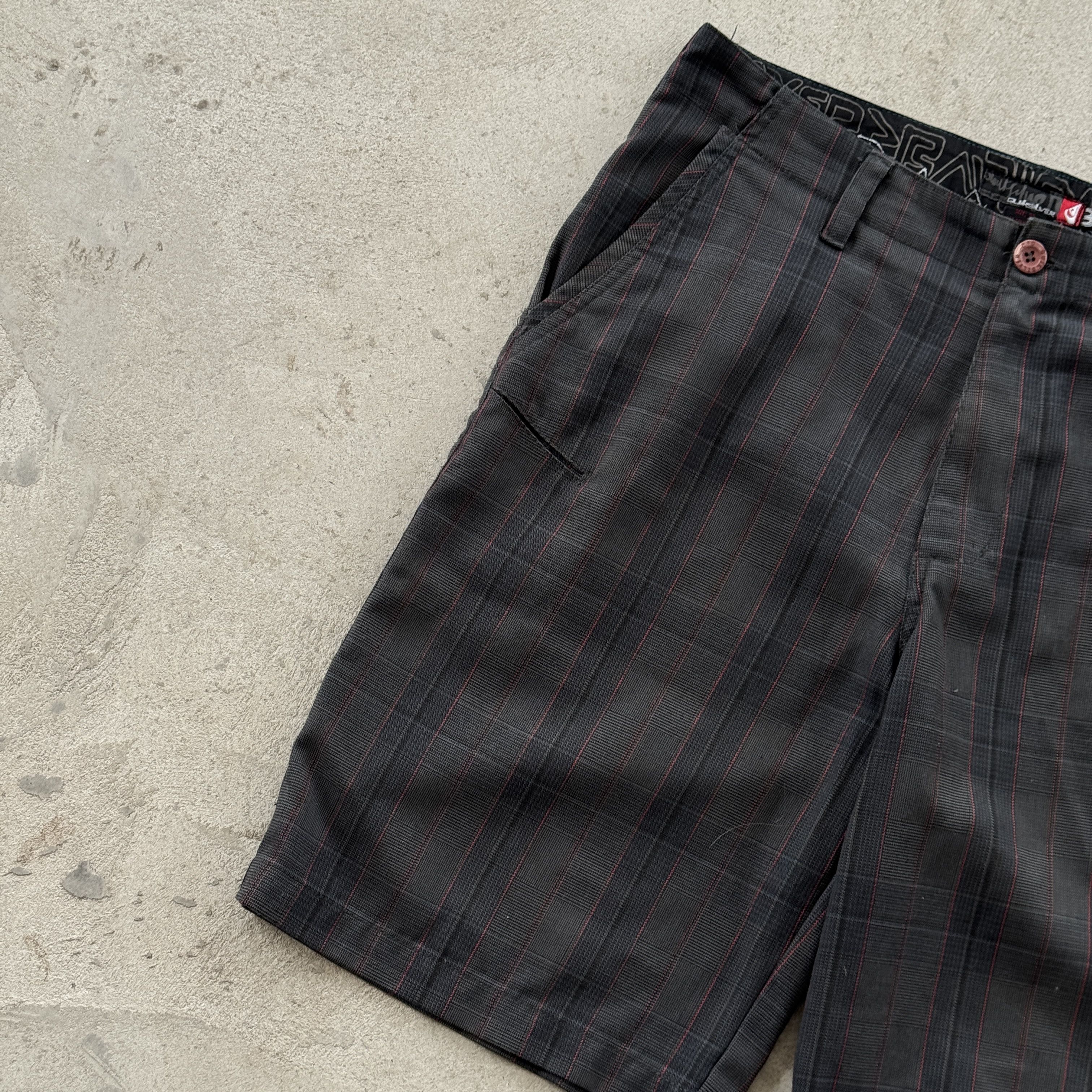 Quiksilver Vintage Quiksilver Y2K Embroidered Shorts Goth Skater Grunge Size US 32 / EU 48 - 4 Thumbnail